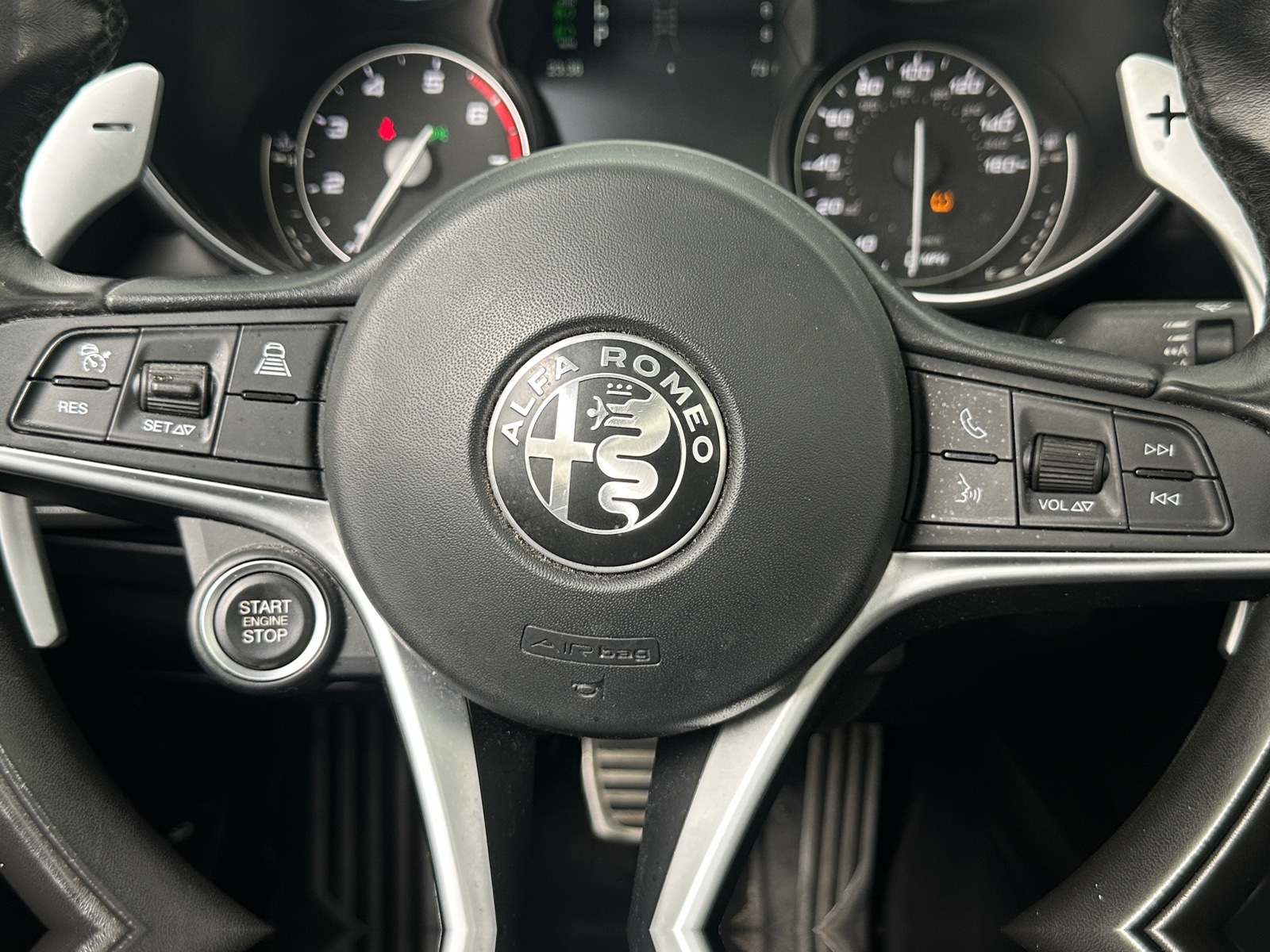 Thumbnail: 2018 Alfa Romeo Giulia - 4