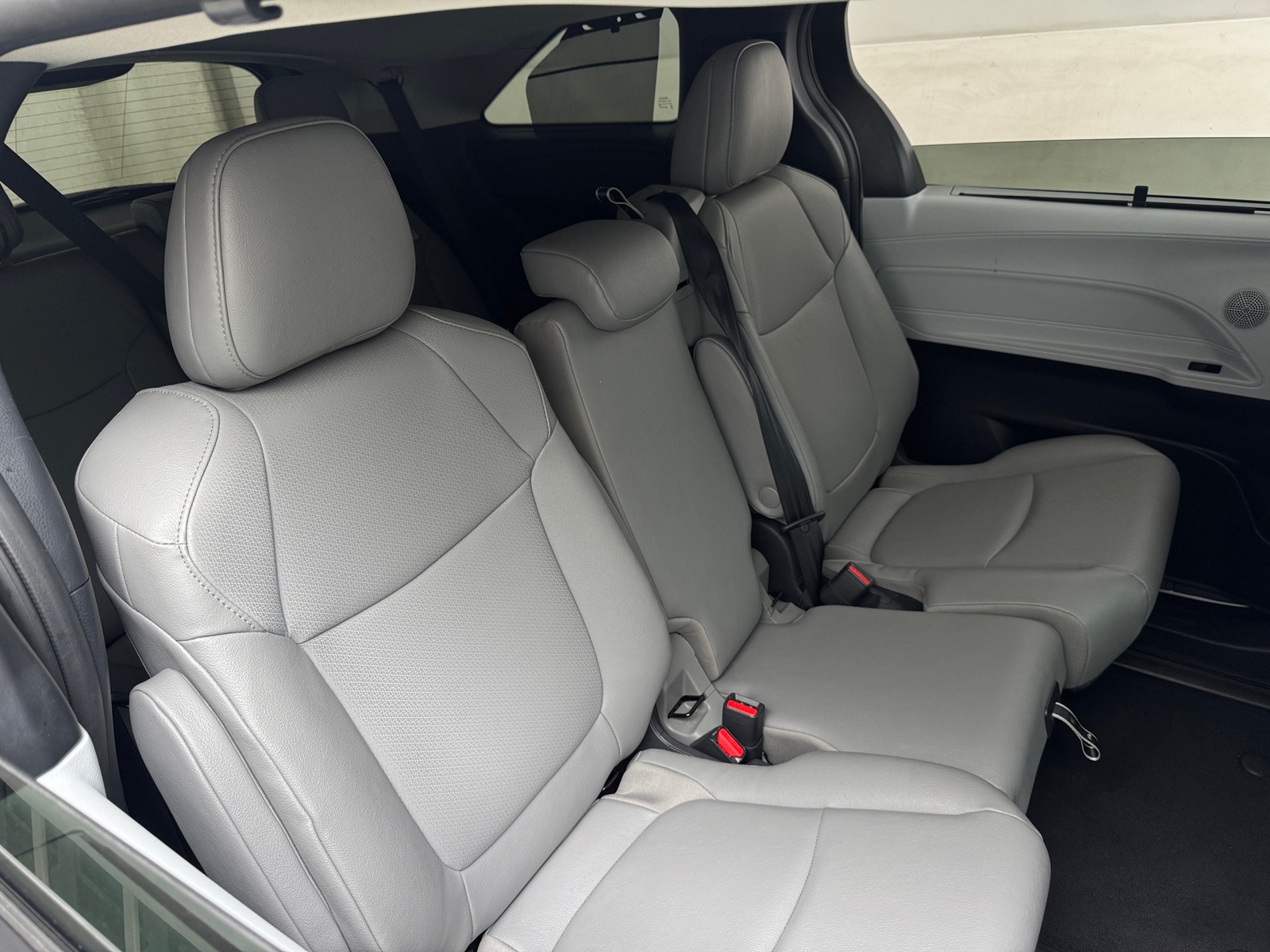 Thumbnail: 2026 Toyota Sienna - 5