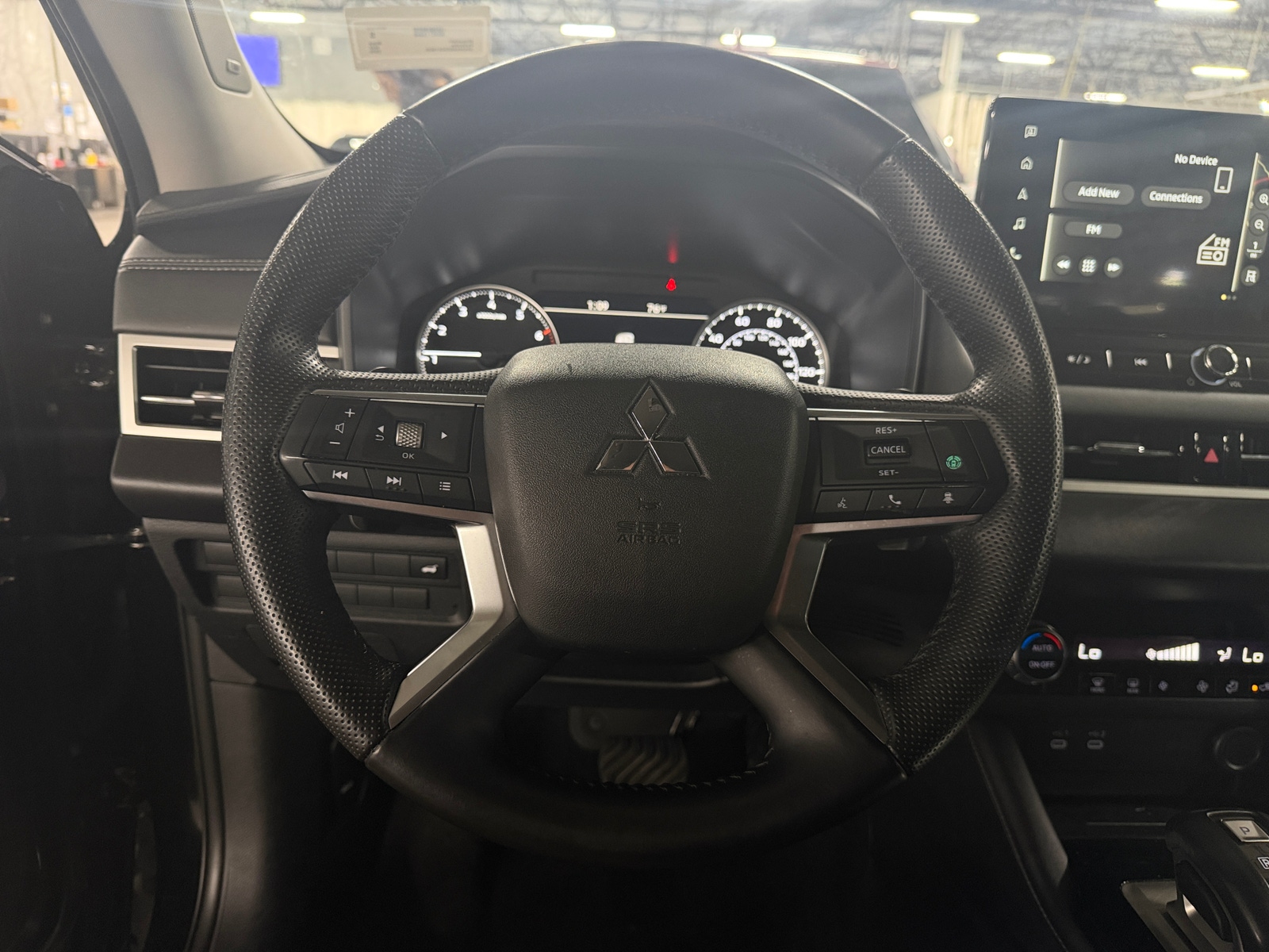 Thumbnail: 2025 Mitsubishi Outlander - 5