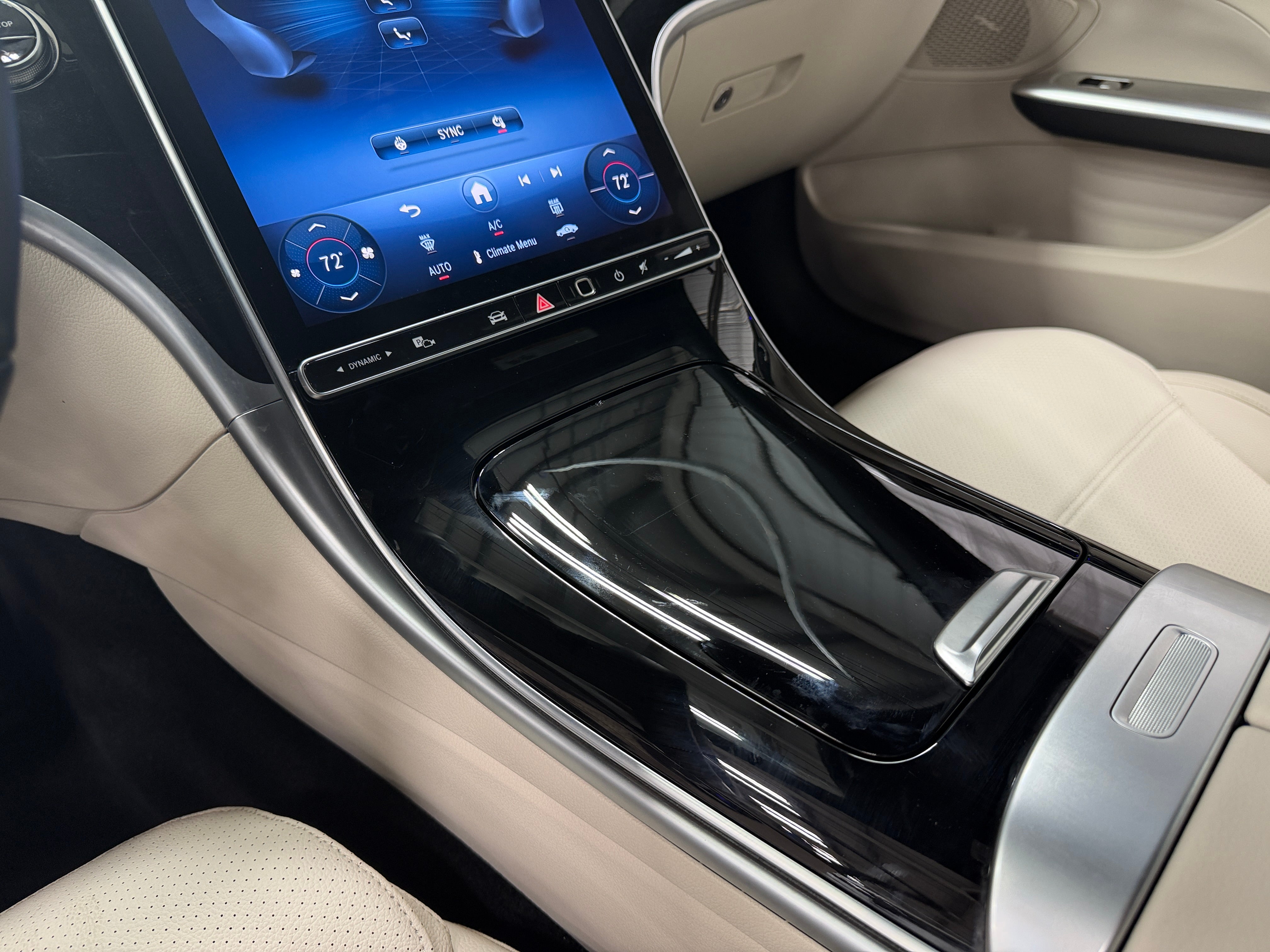 2026 Mercedes-Benz C-Class Sedan C 300 - Photo 3