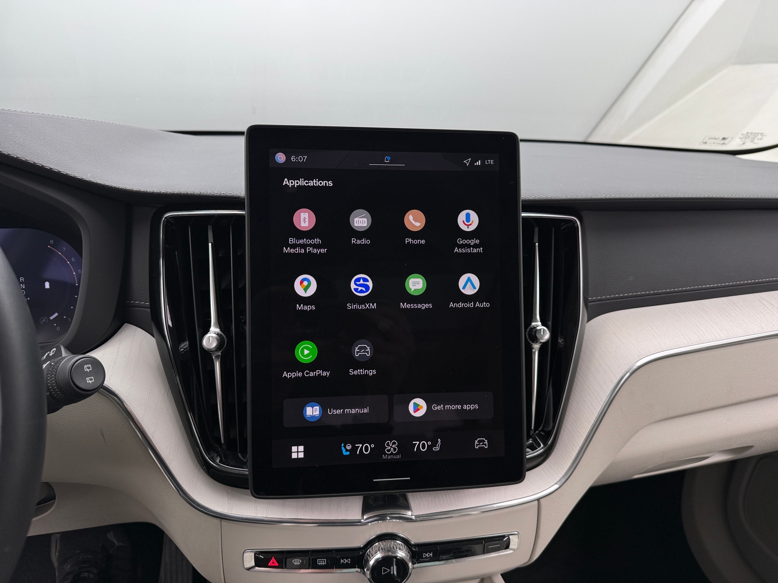 Thumbnail: 2026 Volvo XC60 - 3