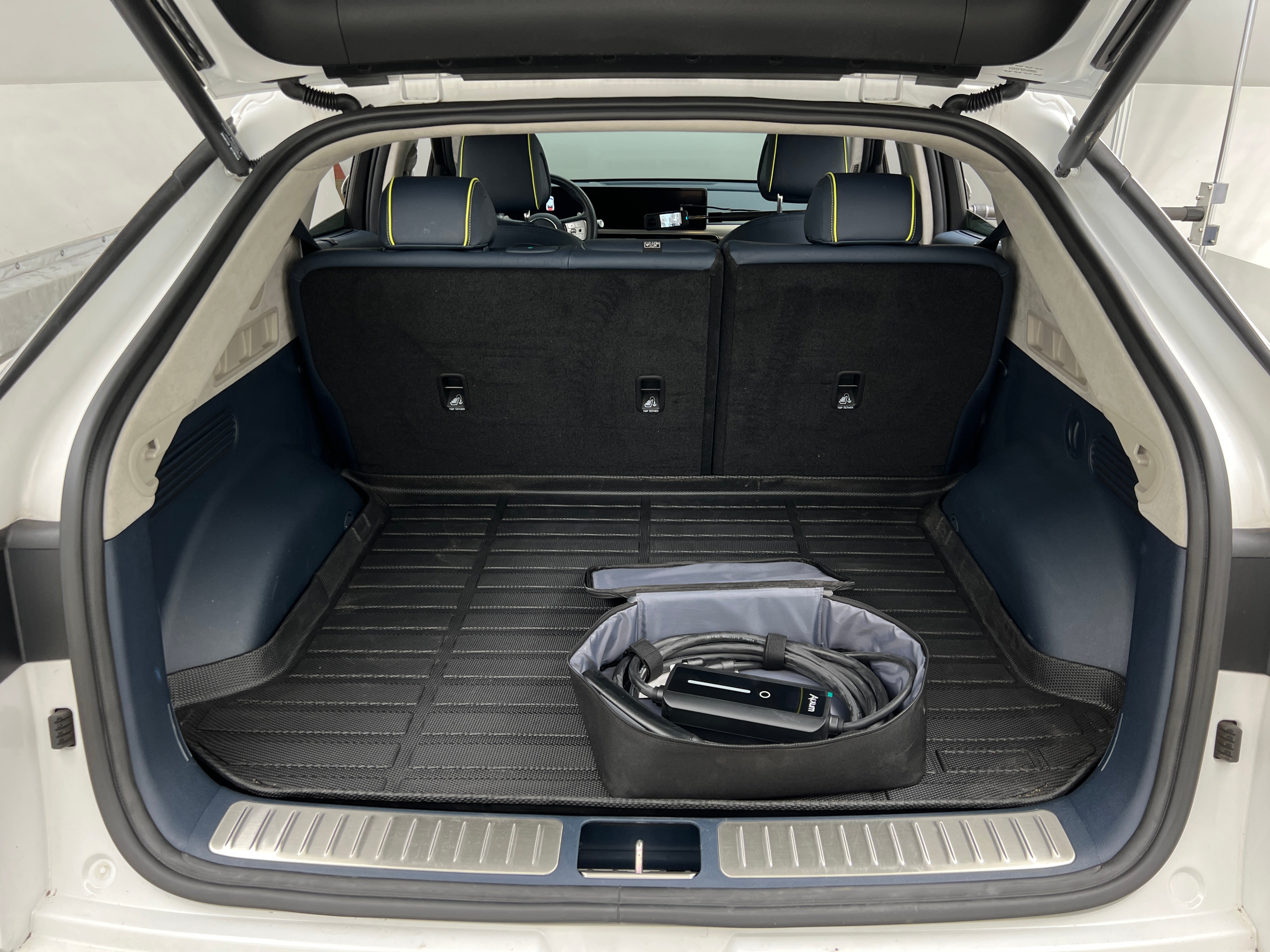 2023 GENESIS GV60
