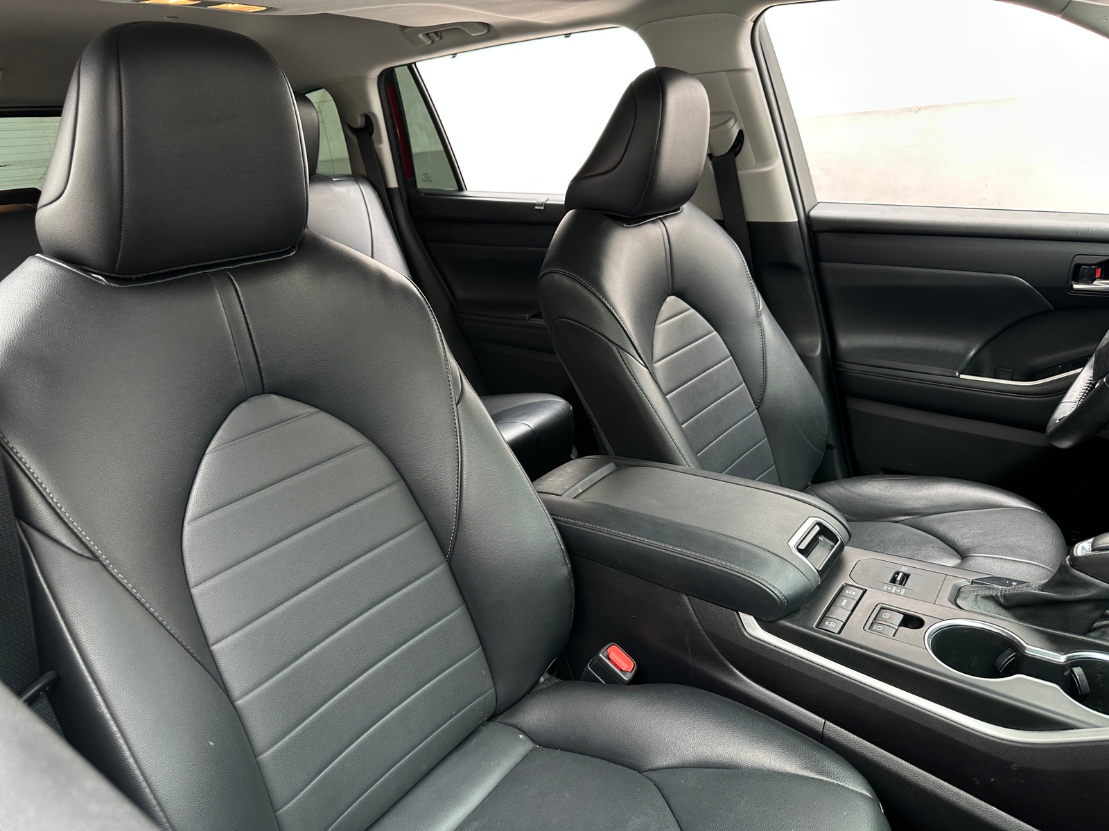 Thumbnail: 2021 Toyota Highlander - 2