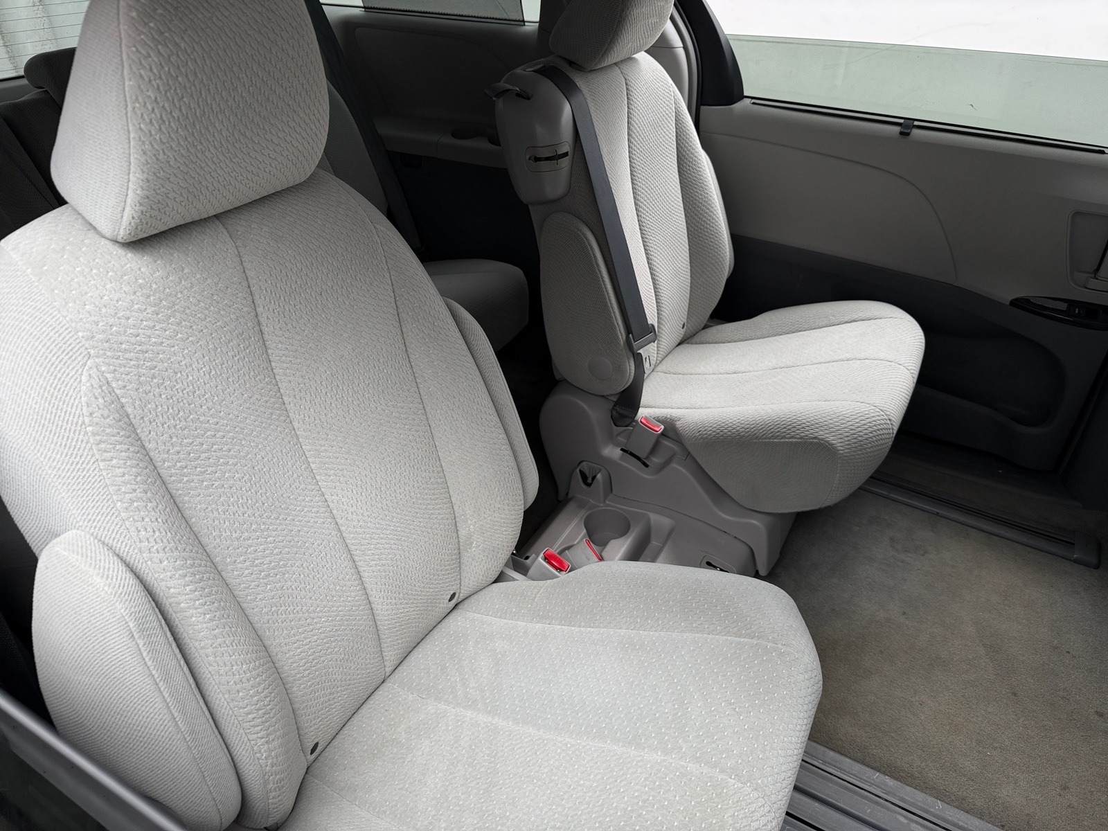 Thumbnail: 2014 Toyota Sienna - 6