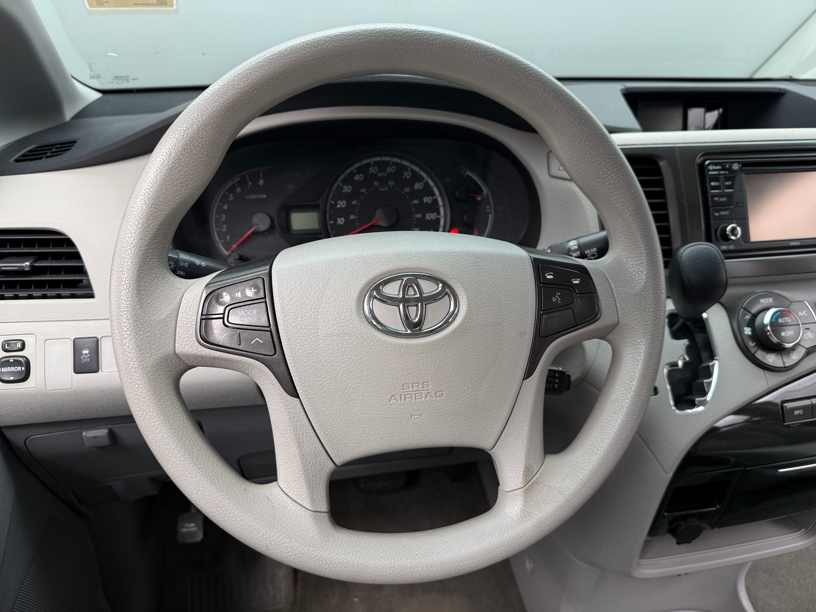 Thumbnail: 2014 Toyota Sienna - 5