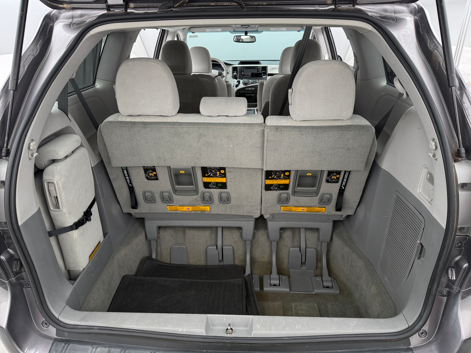 Thumbnail: 2014 Toyota Sienna - 7