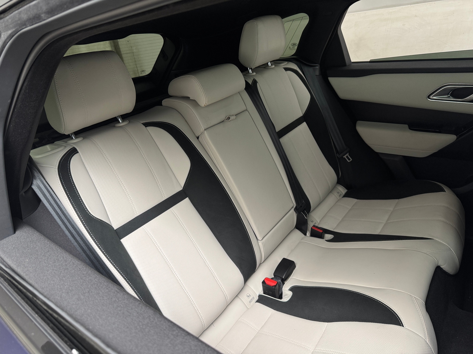Thumbnail: 2022 Land Rover Range Rover Velar - 5