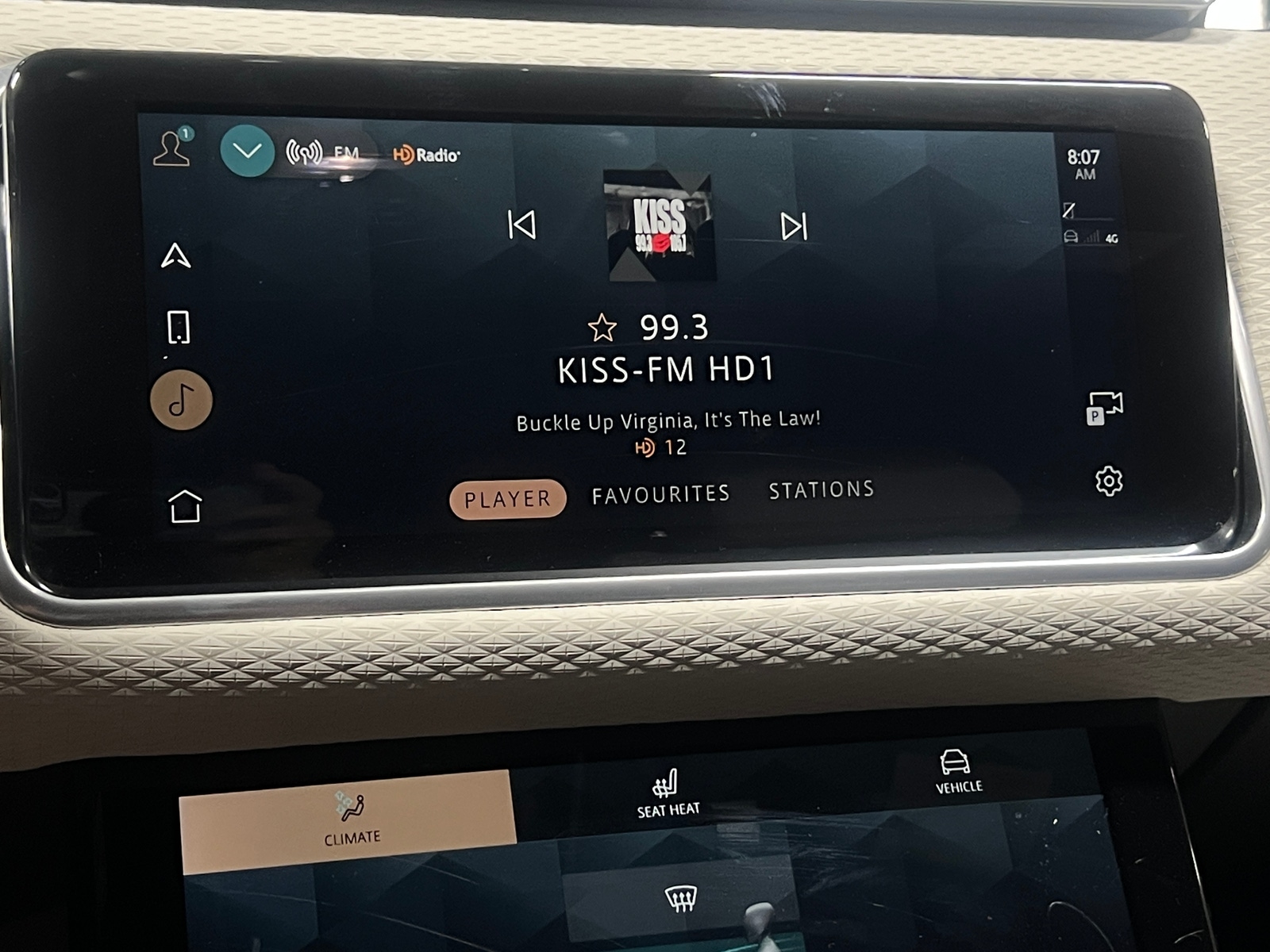Thumbnail: 2022 Land Rover Range Rover Velar - 3