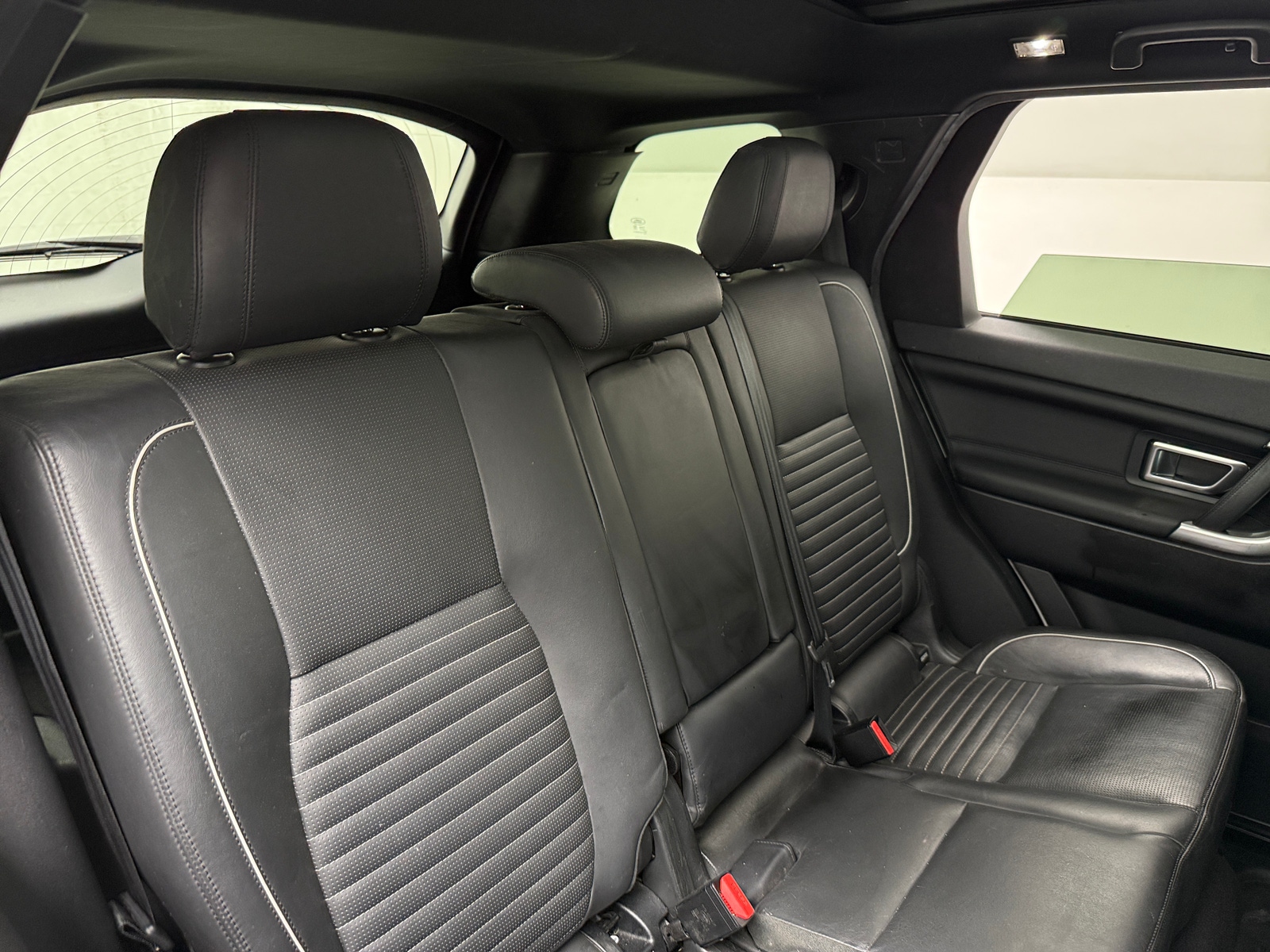 Thumbnail: 2018 Land Rover Discovery Sport - 6