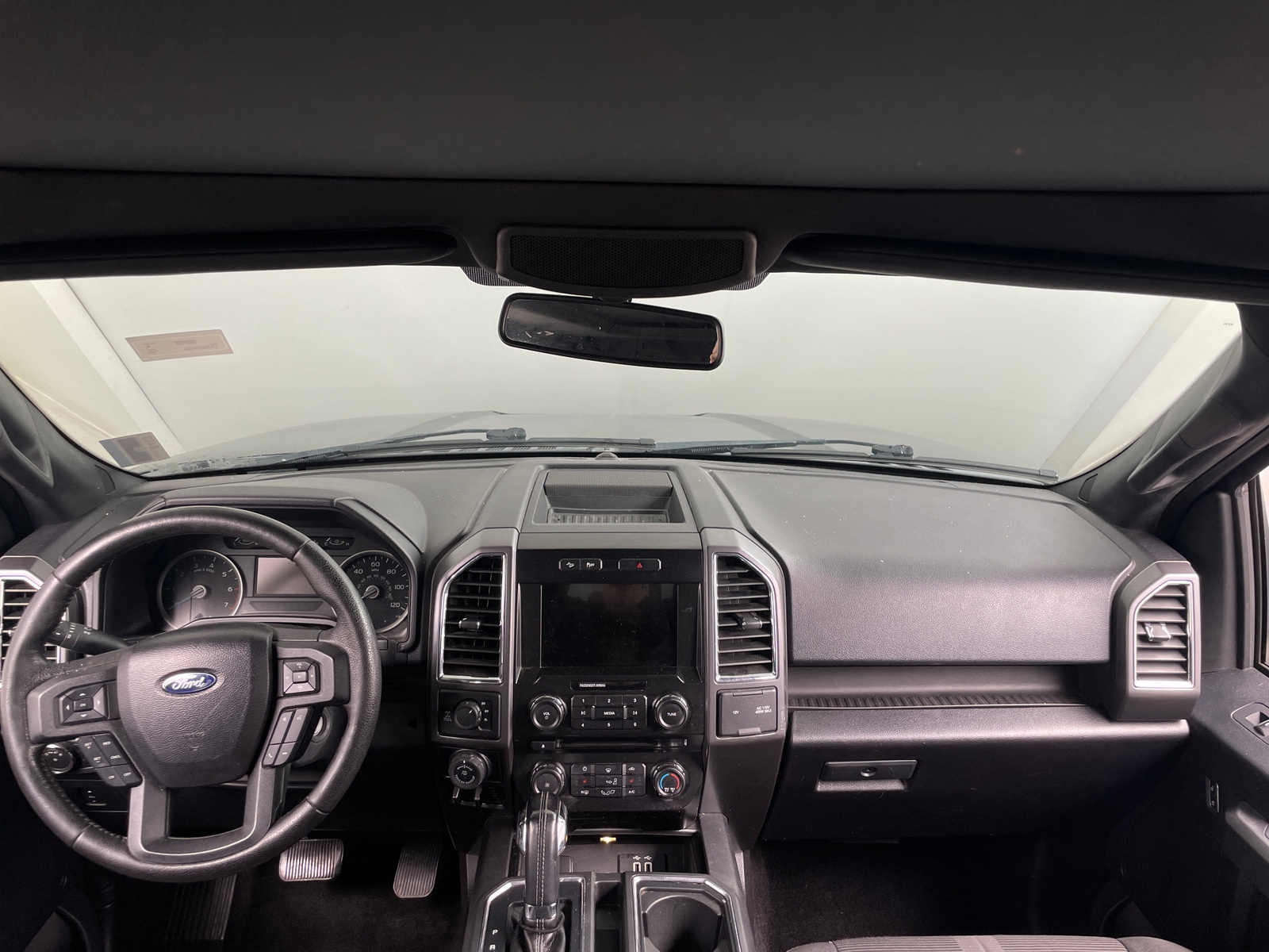 Thumbnail: 2016 Ford Econoline - 3