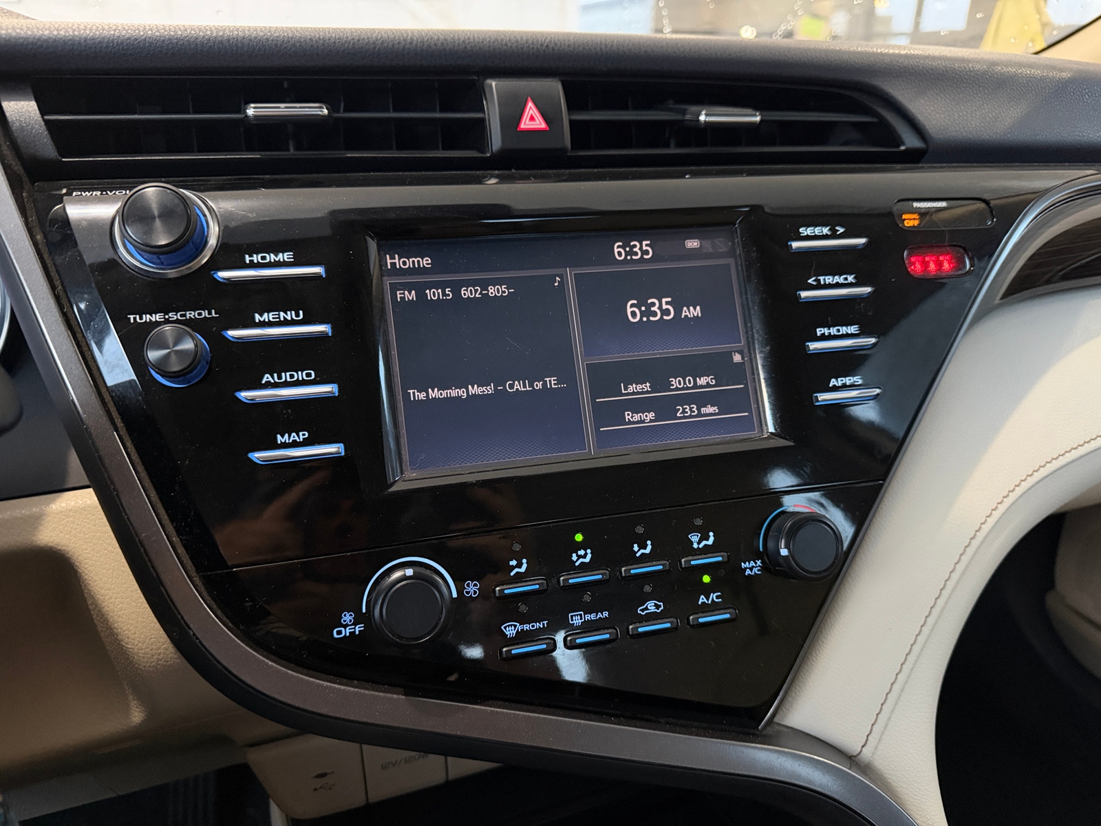 Thumbnail: 2019 Toyota Camry - 4