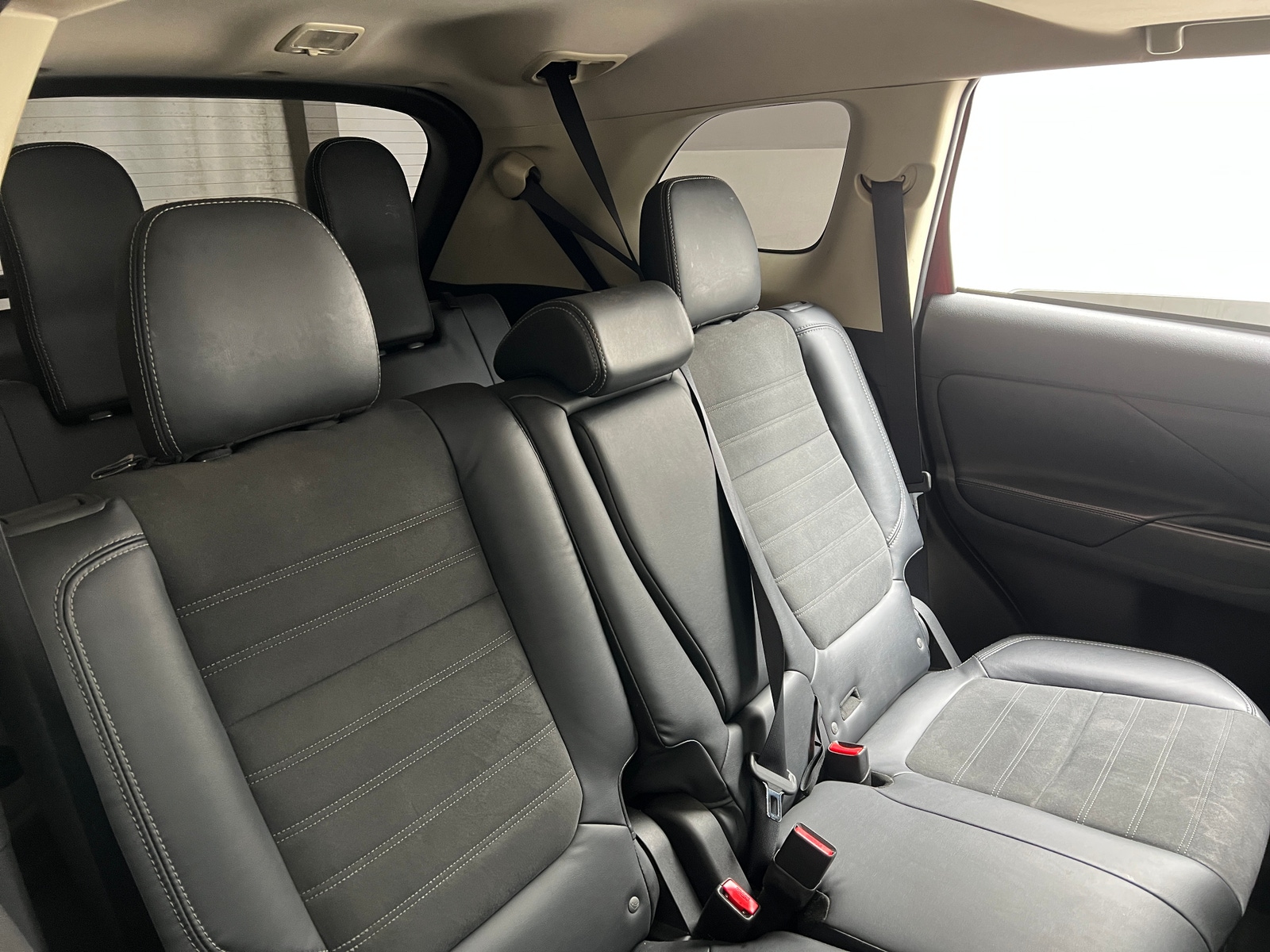 Thumbnail: 2019 Mitsubishi Outlander - 6