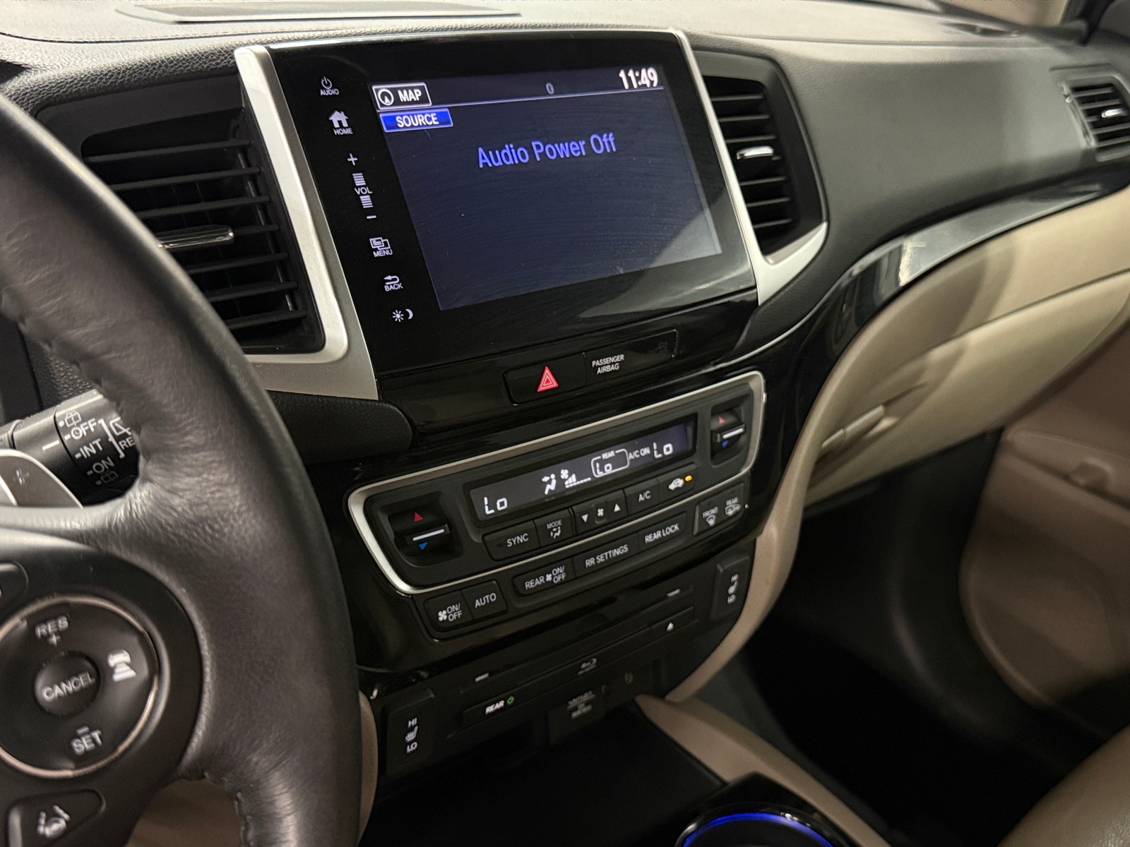 Thumbnail: 2018 Honda Pilot - 3