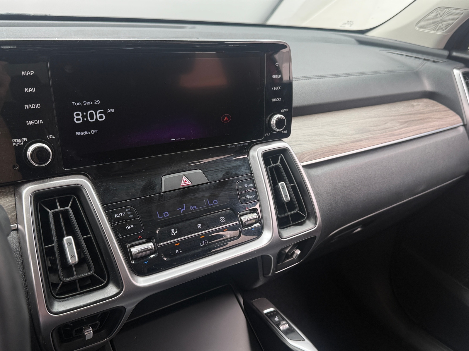Thumbnail: 2023 Kia Sorento - 3