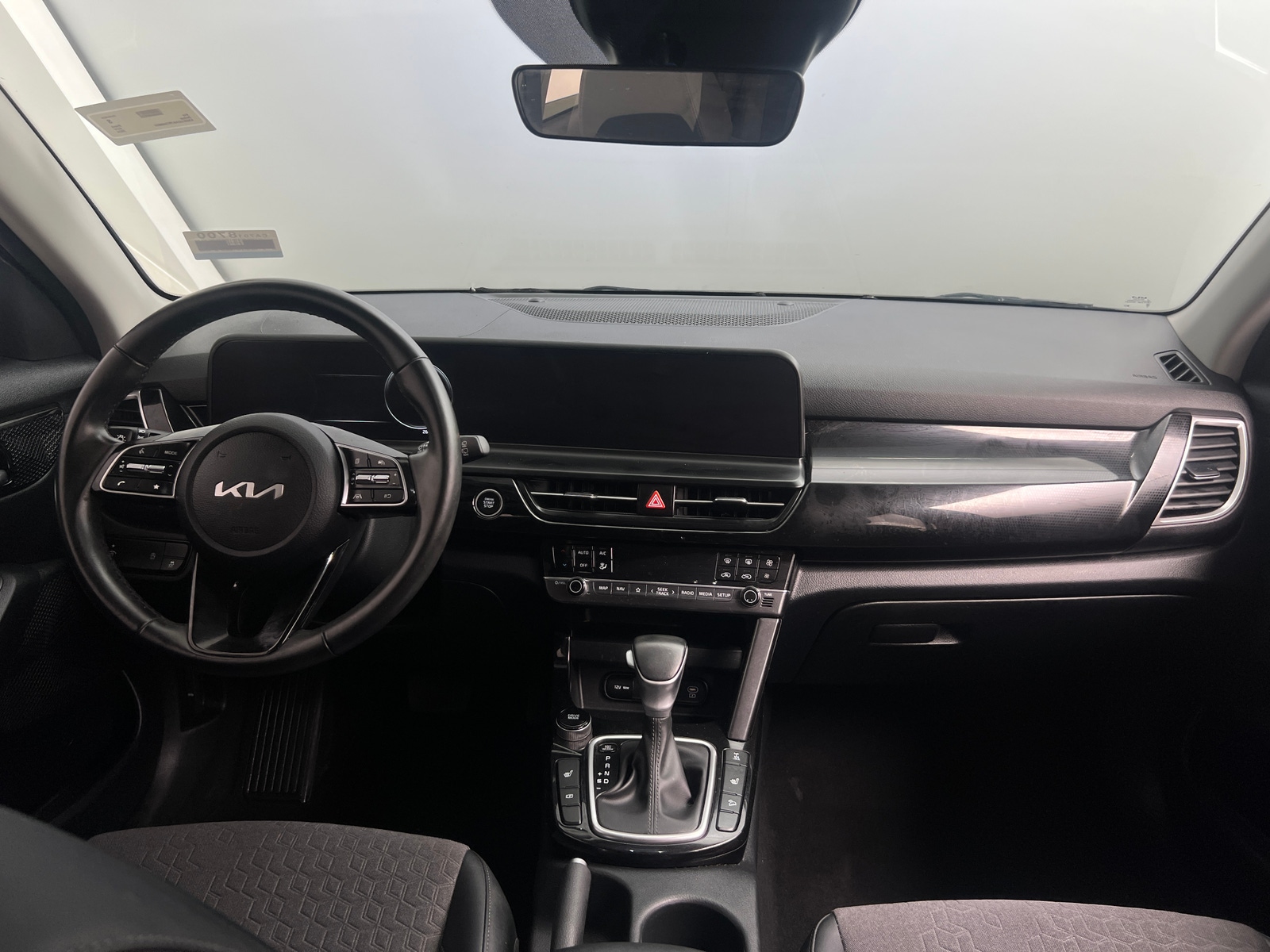 Thumbnail: 2024 Kia Seltos - 2