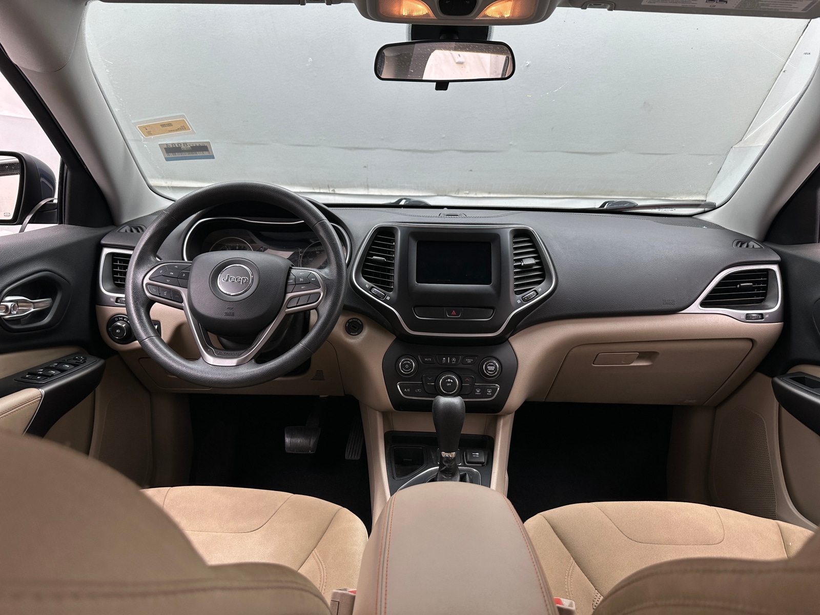 Thumbnail: 2019 Jeep Cherokee - 3