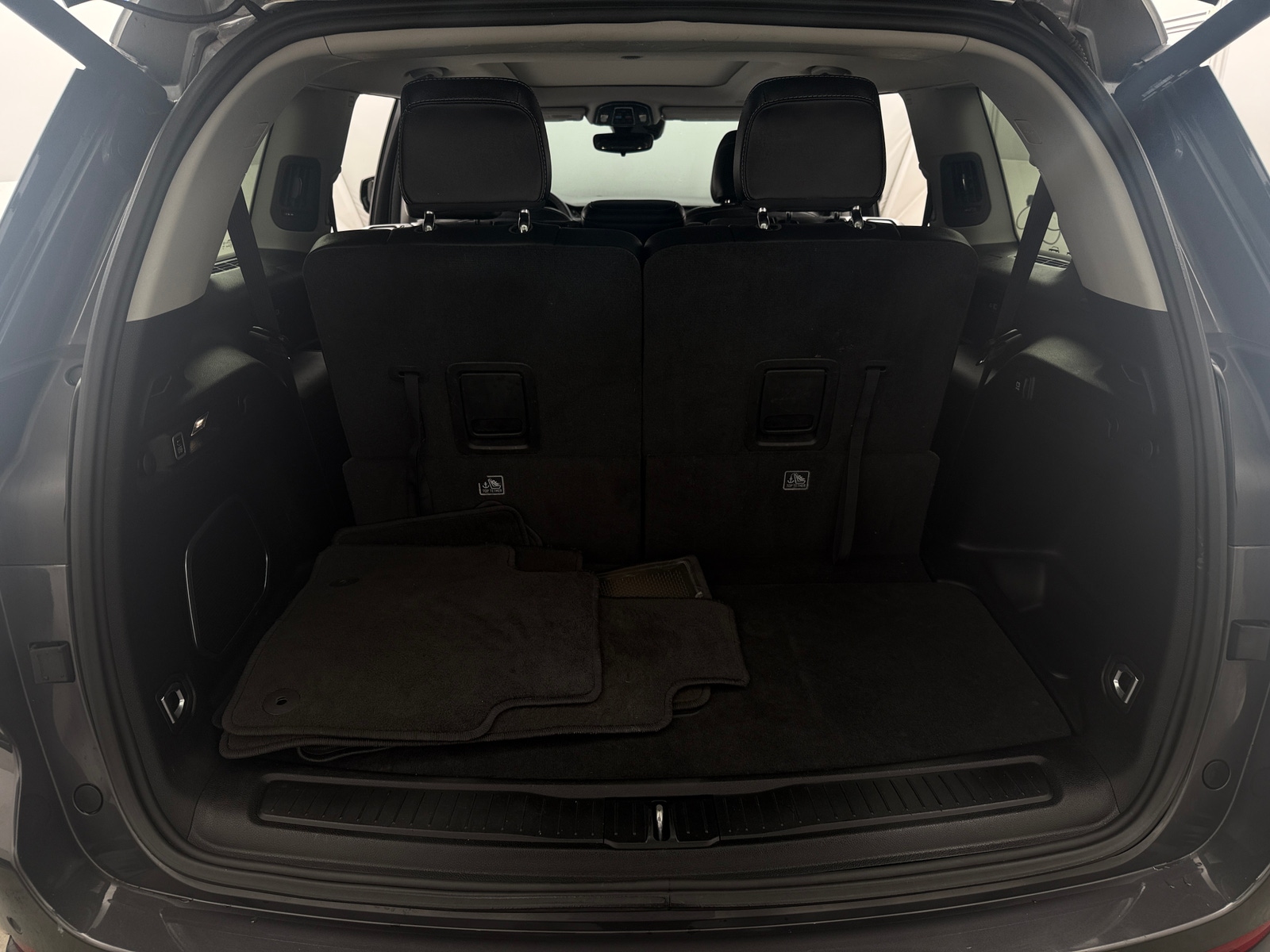 Thumbnail: 2023 Jeep Grand Cherokee L - 6