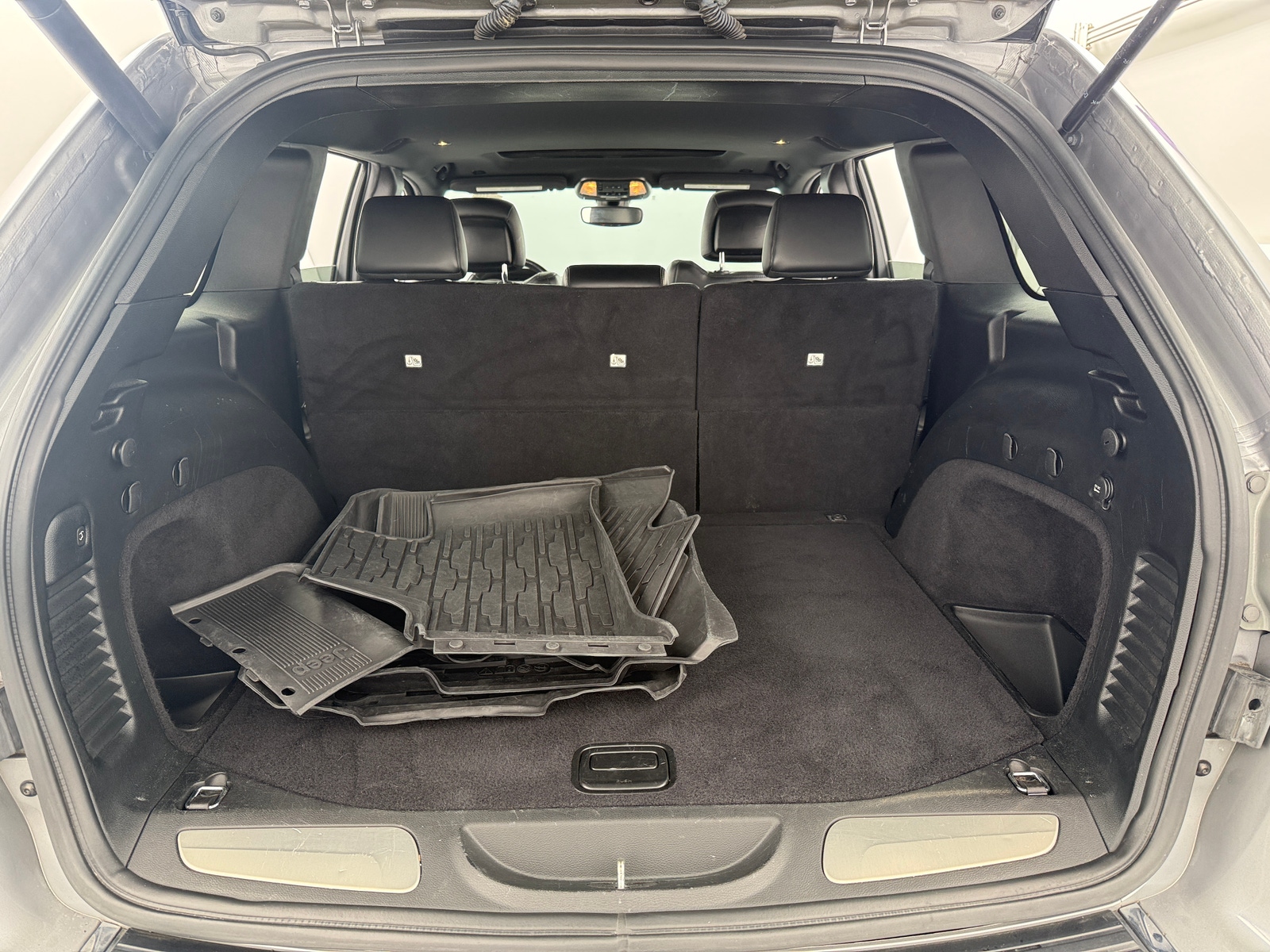 Thumbnail: 2019 Jeep Grand Cherokee - 6