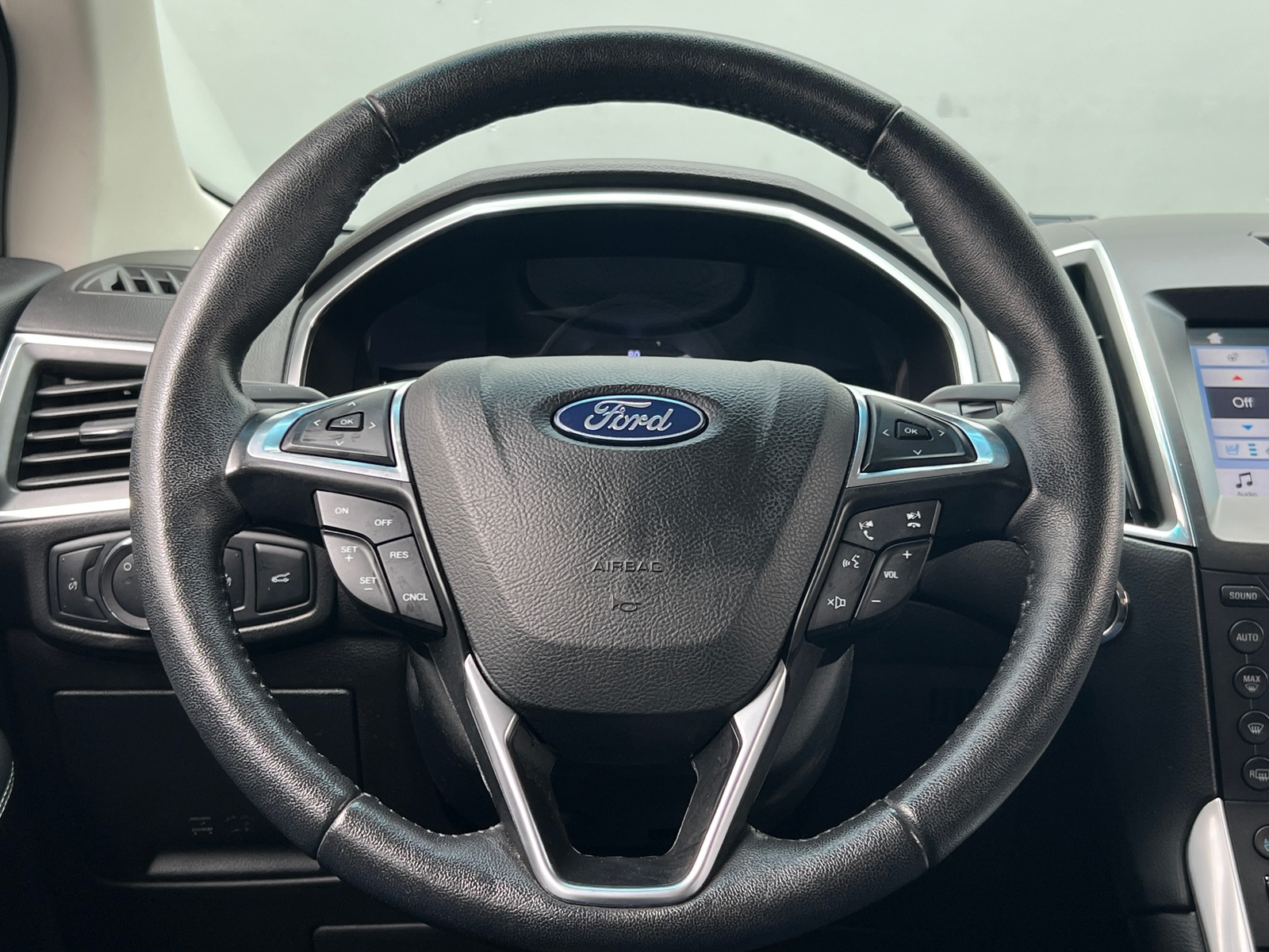 Thumbnail: 2018 Ford Edge - 4