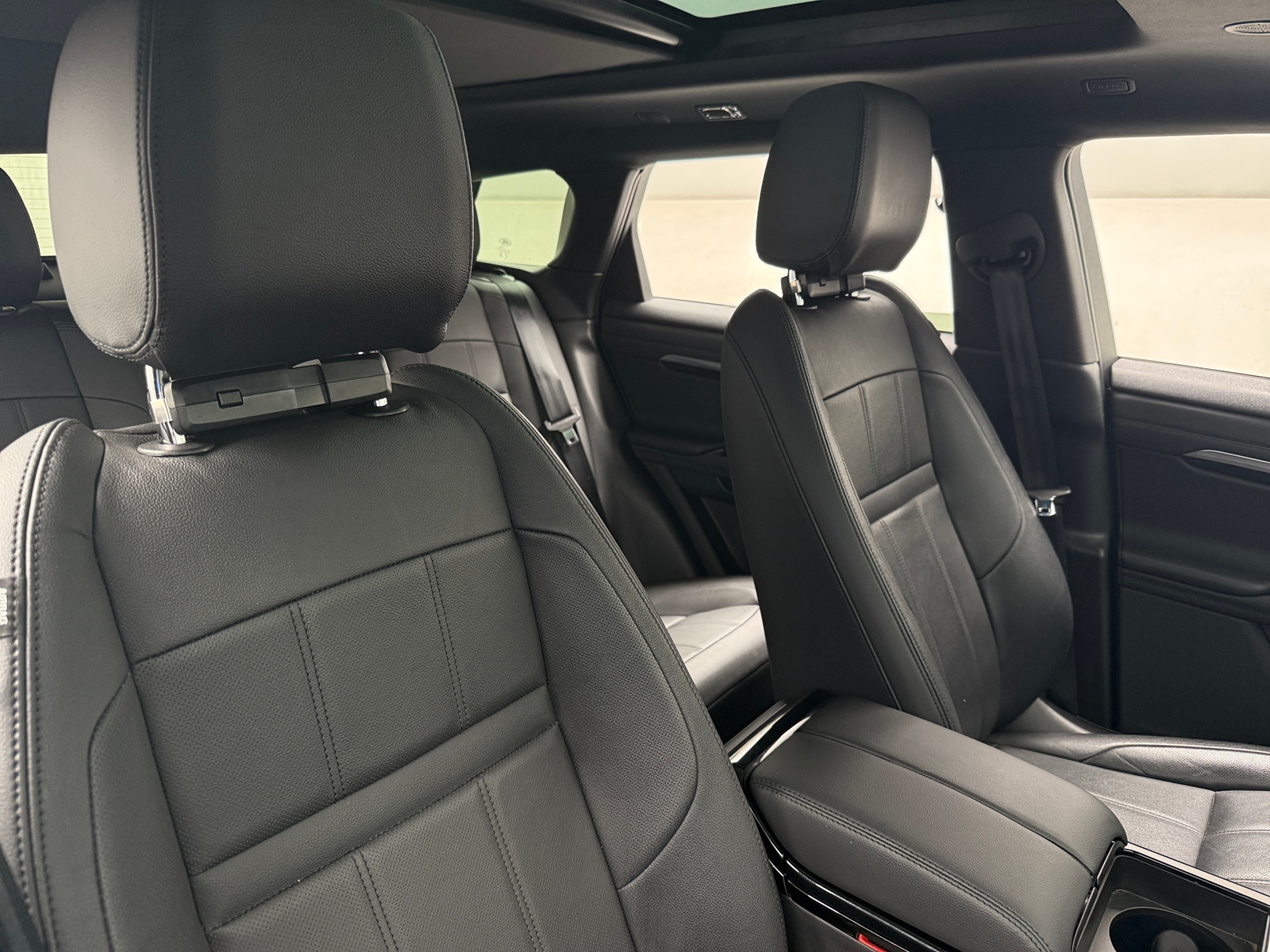 Thumbnail: 2023 Land Rover Range Rover Evoque - 2