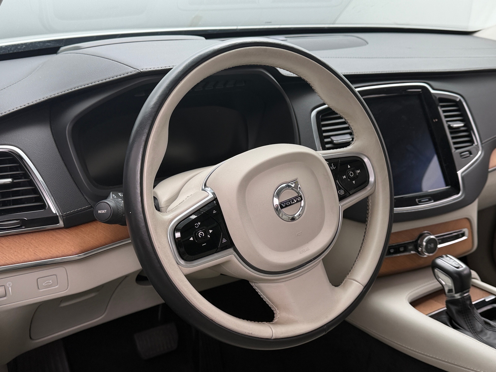 Thumbnail: 2018 Volvo XC90 - 4