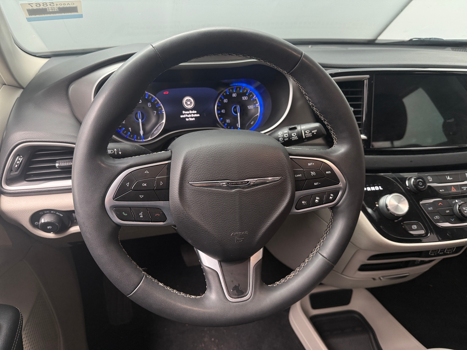 Thumbnail: 2022 Chrysler Pacifica - 4