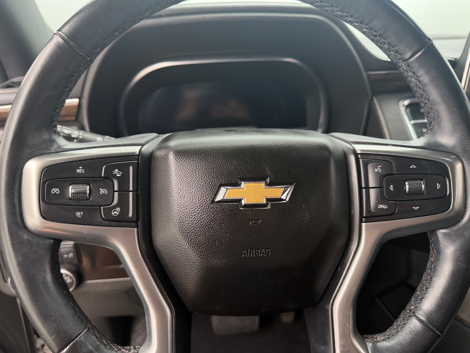 Thumbnail: 2023 Chevrolet Suburban - 4