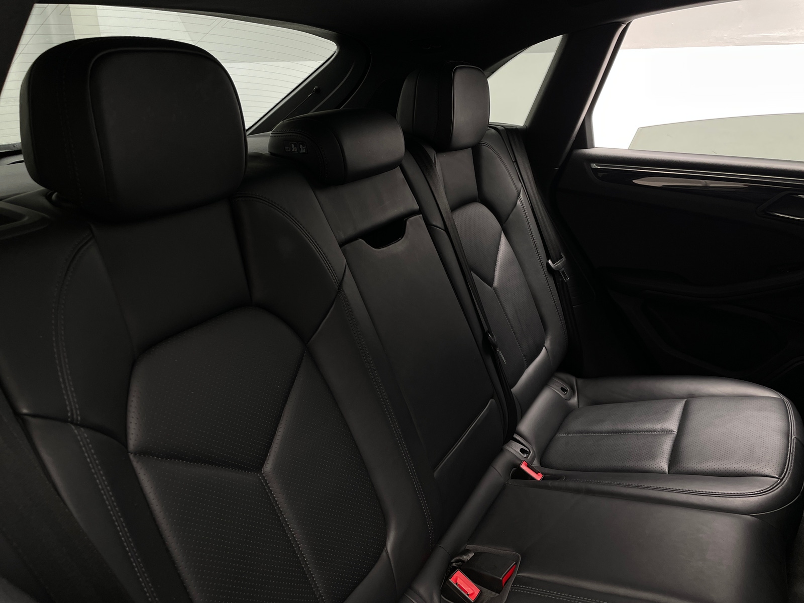 Thumbnail: 2023 Porsche Macan - 5