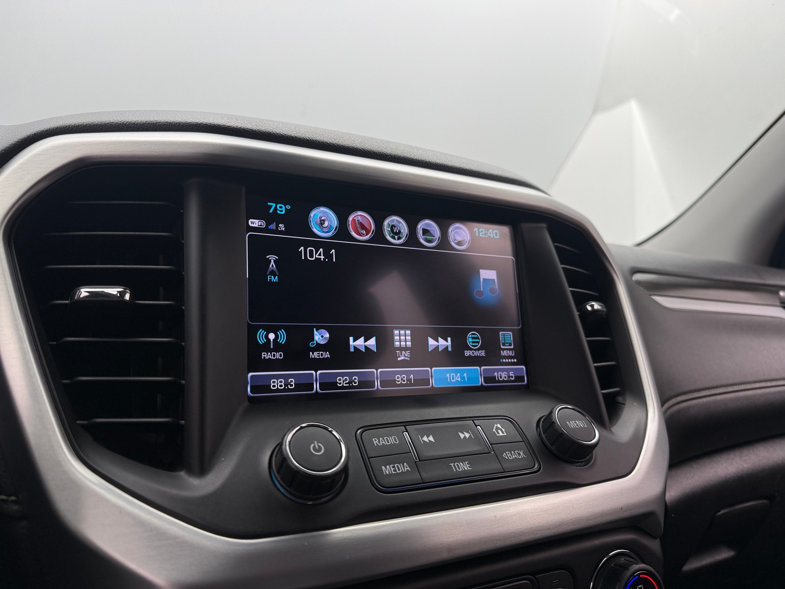 Thumbnail: 2018 GMC Acadia - 3