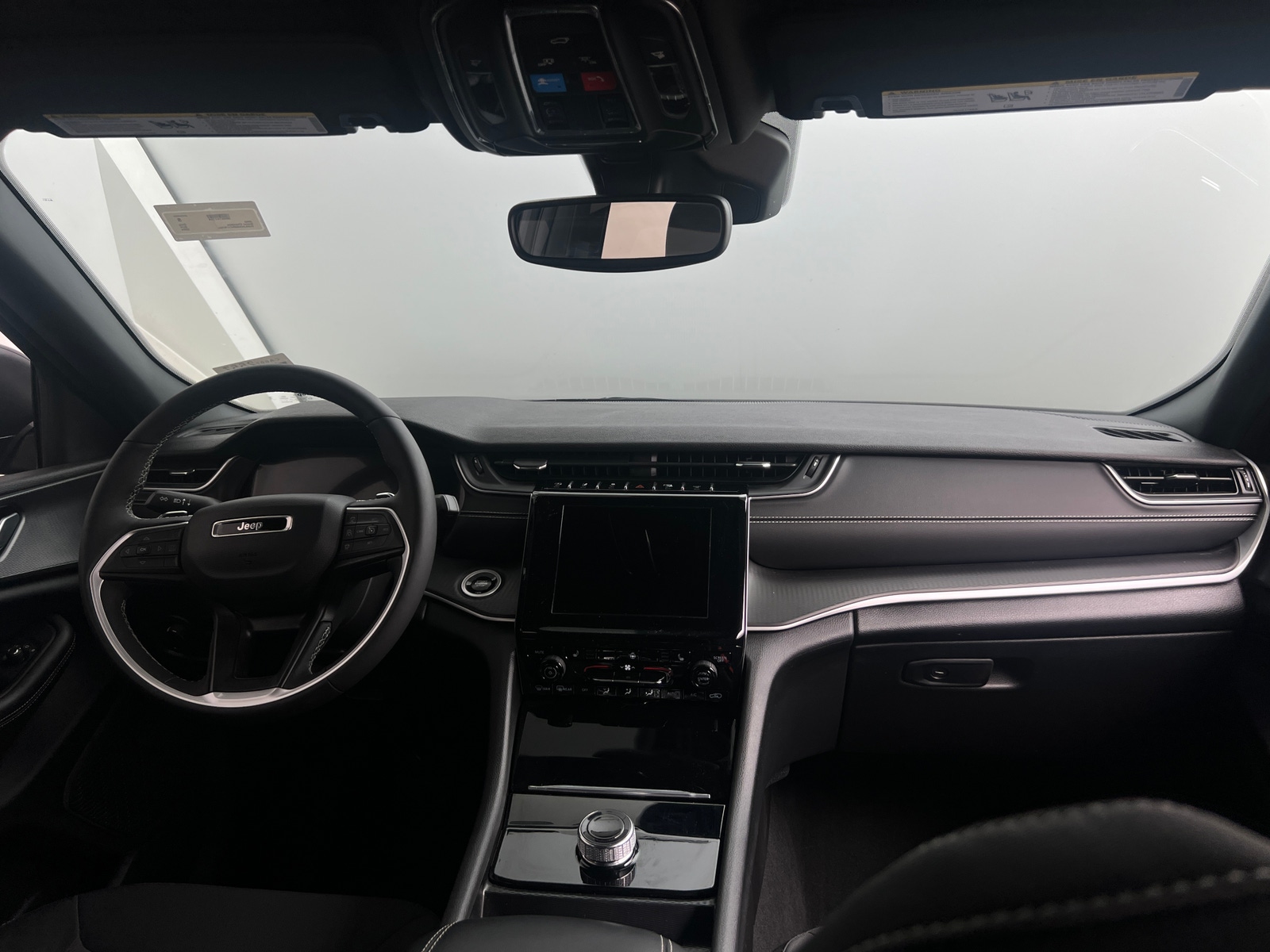 Thumbnail: 2024 Jeep Grand Cherokee - 3
