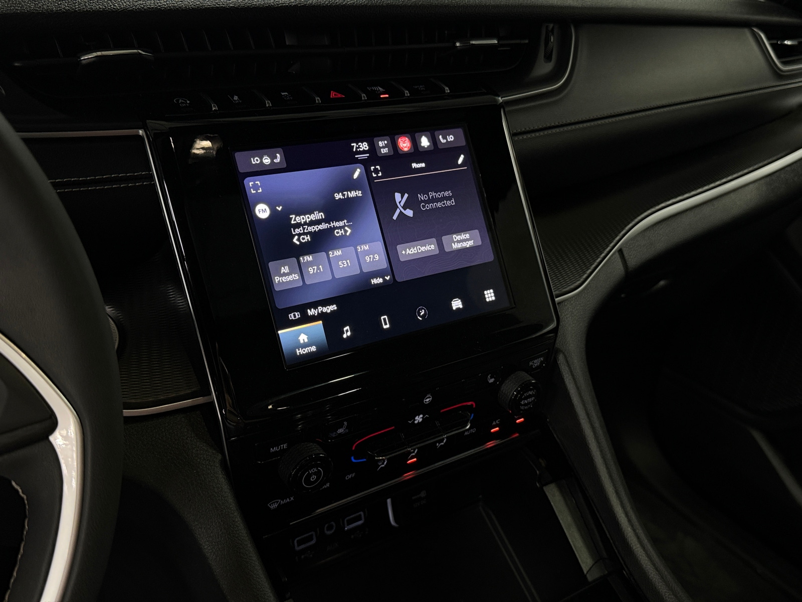 Thumbnail: 2023 Jeep Grand Cherokee L - 3