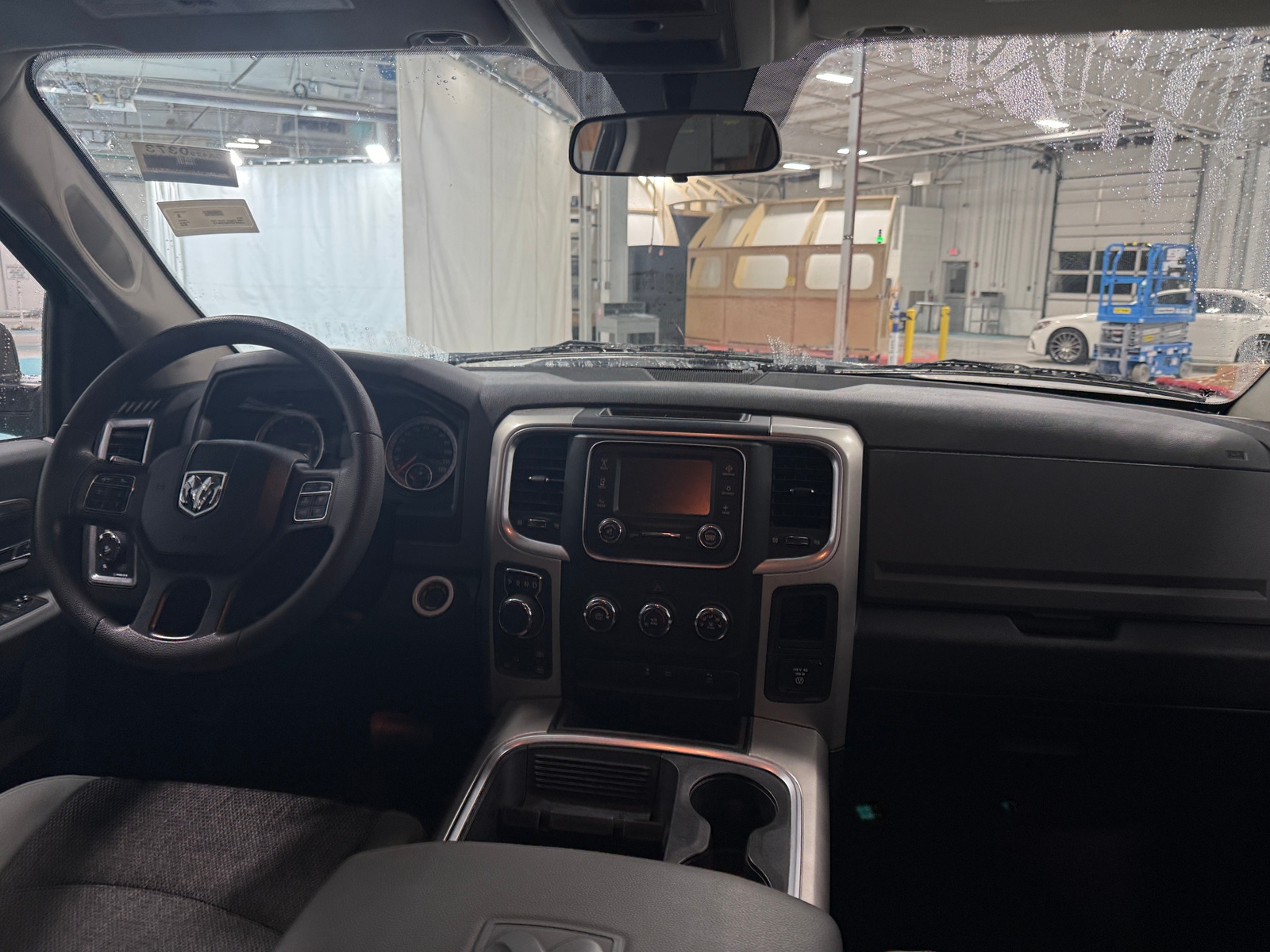 Thumbnail: 2019 RAM 1500 Classic - 3