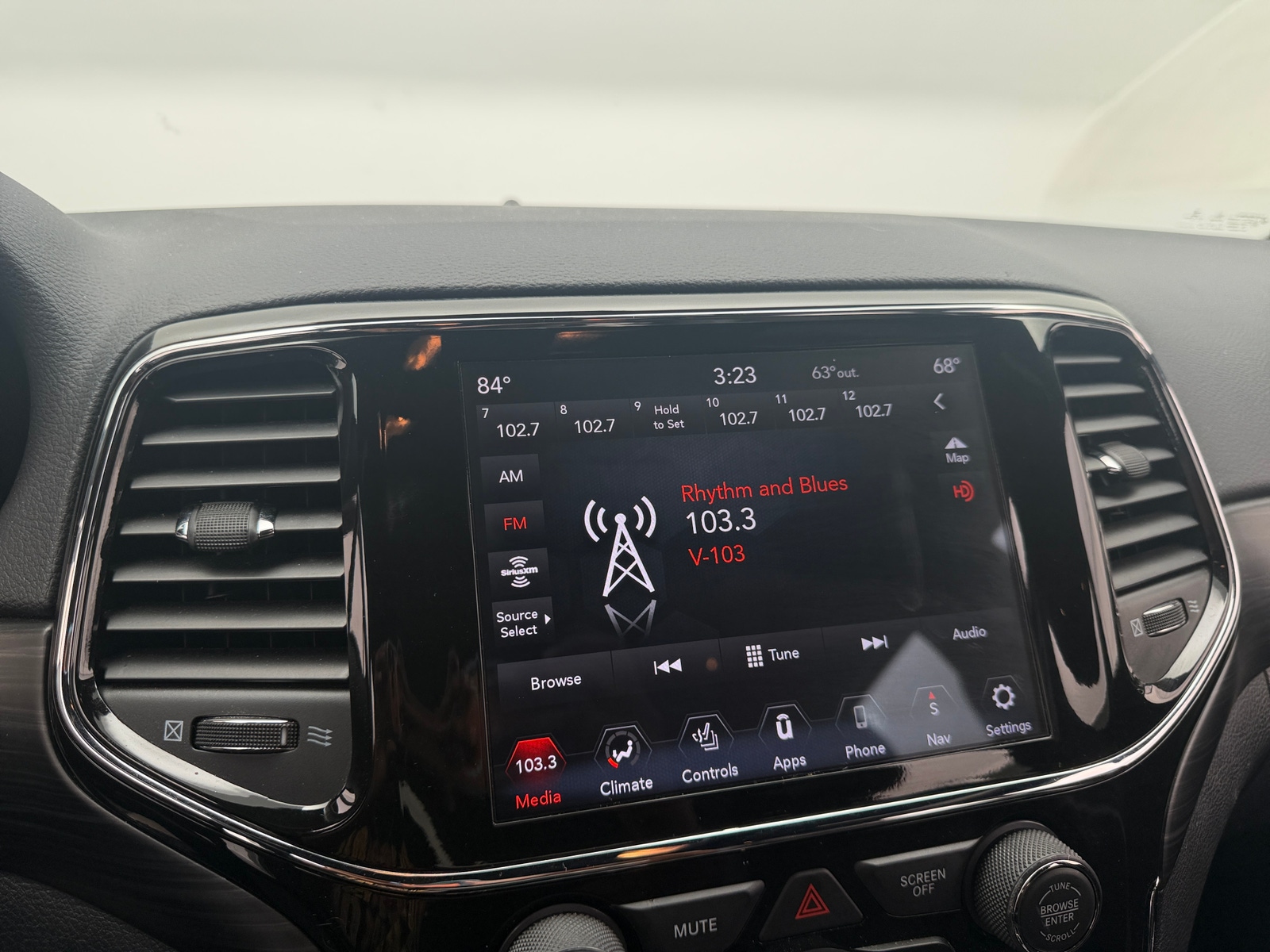 Thumbnail: 2021 Jeep Grand Cherokee - 3