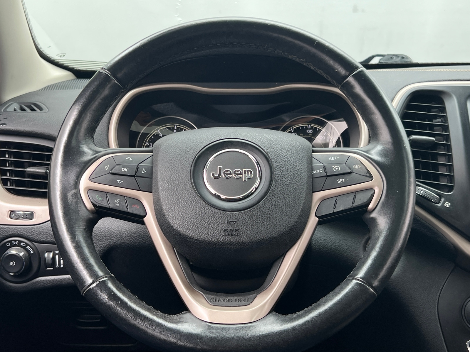 Thumbnail: 2016 Jeep Cherokee - 4