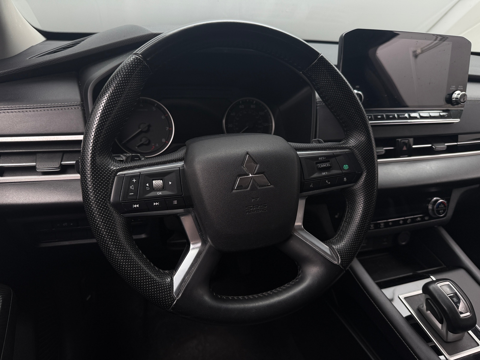 Thumbnail: 2024 Mitsubishi Outlander - 5