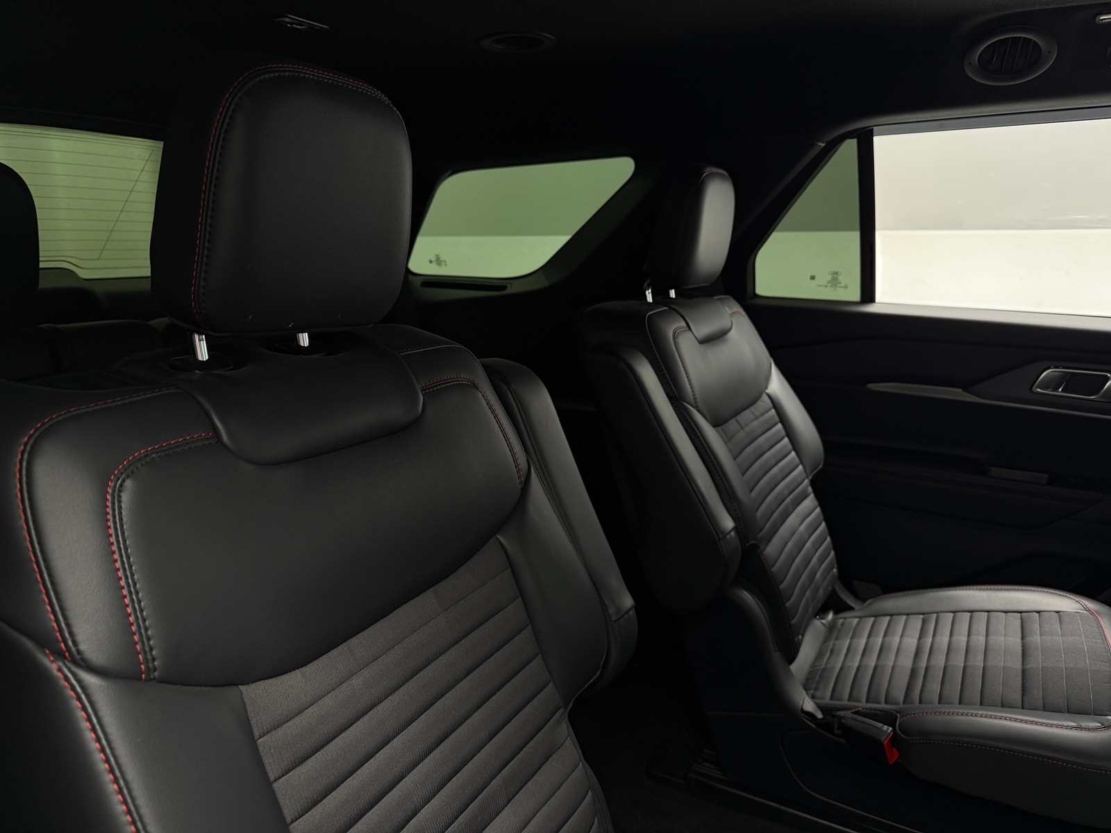 Thumbnail: 2026 Ford Explorer - 5