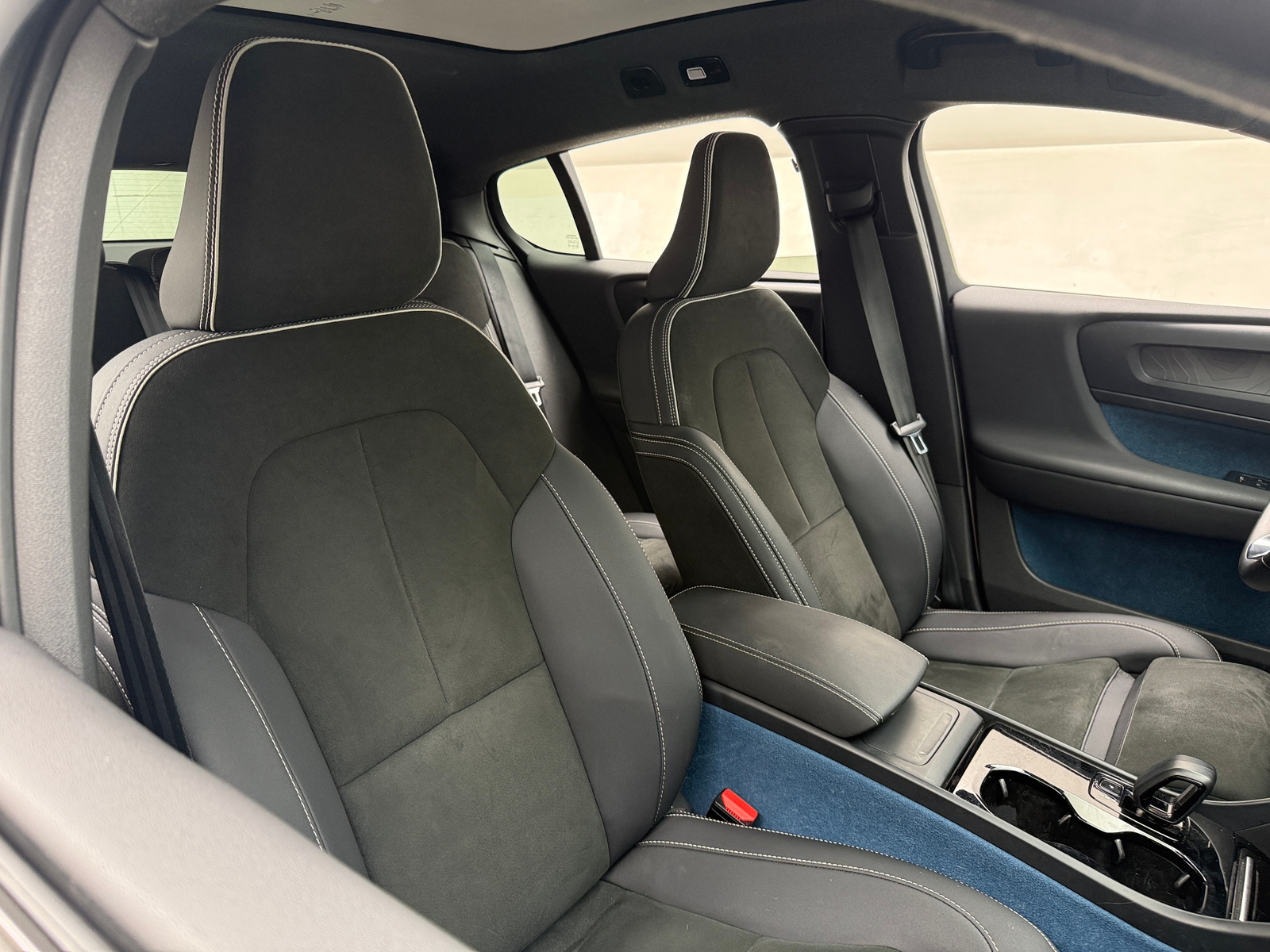 Thumbnail: 2023 Volvo C40 - 2