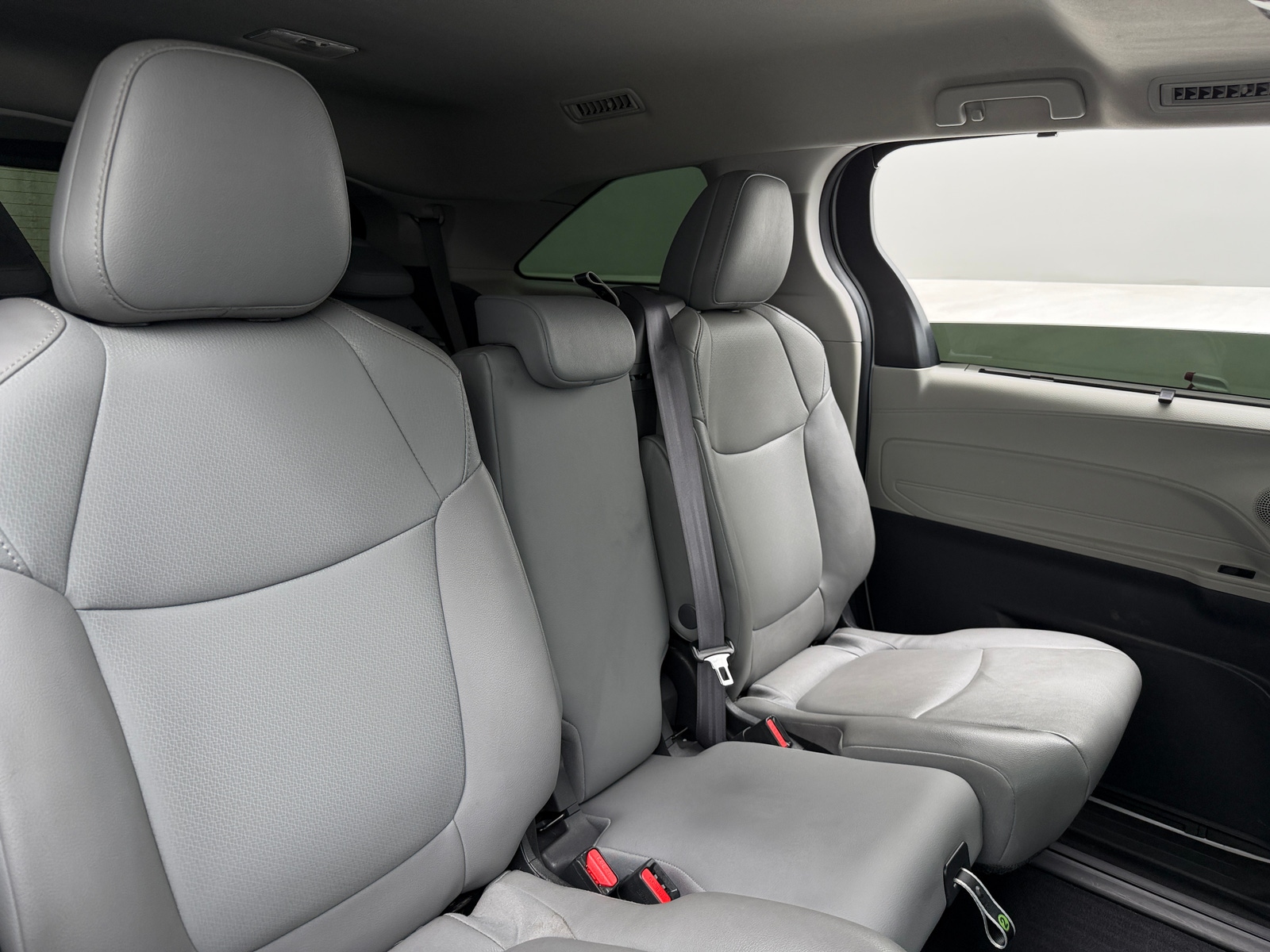 Thumbnail: 2022 Toyota Sienna - 5