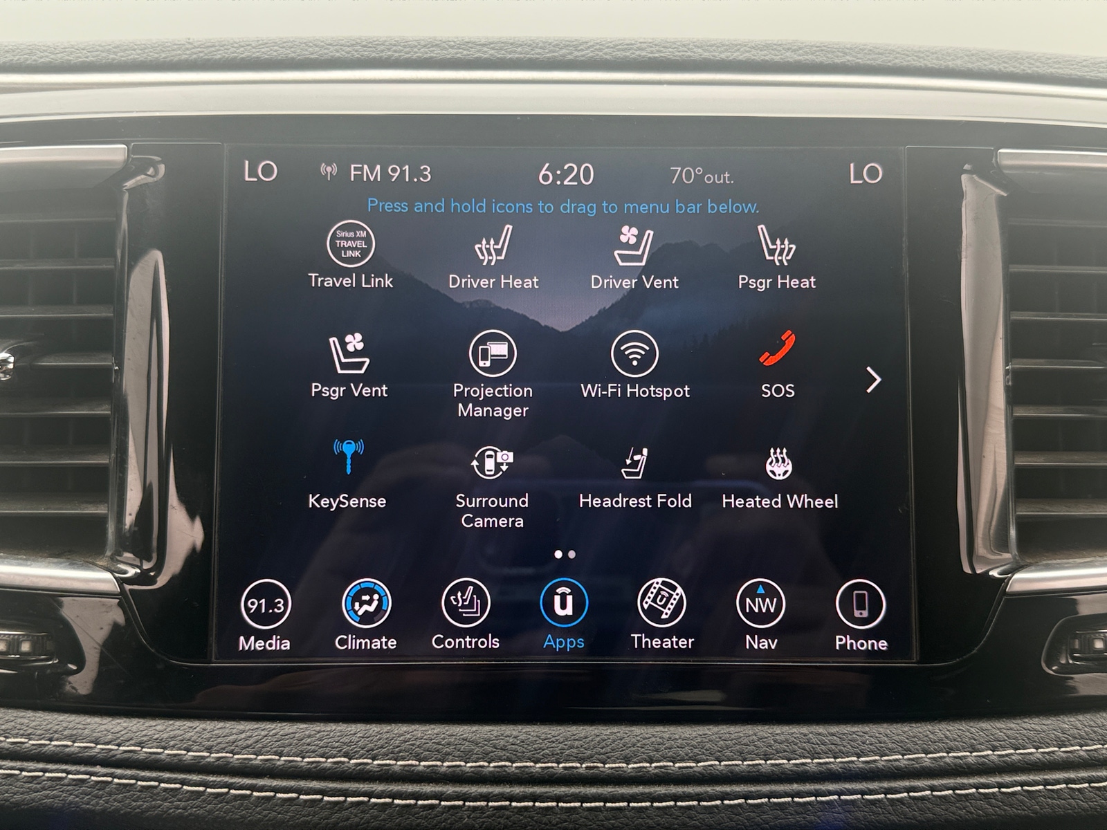 Thumbnail: 2019 Chrysler Pacifica - 3