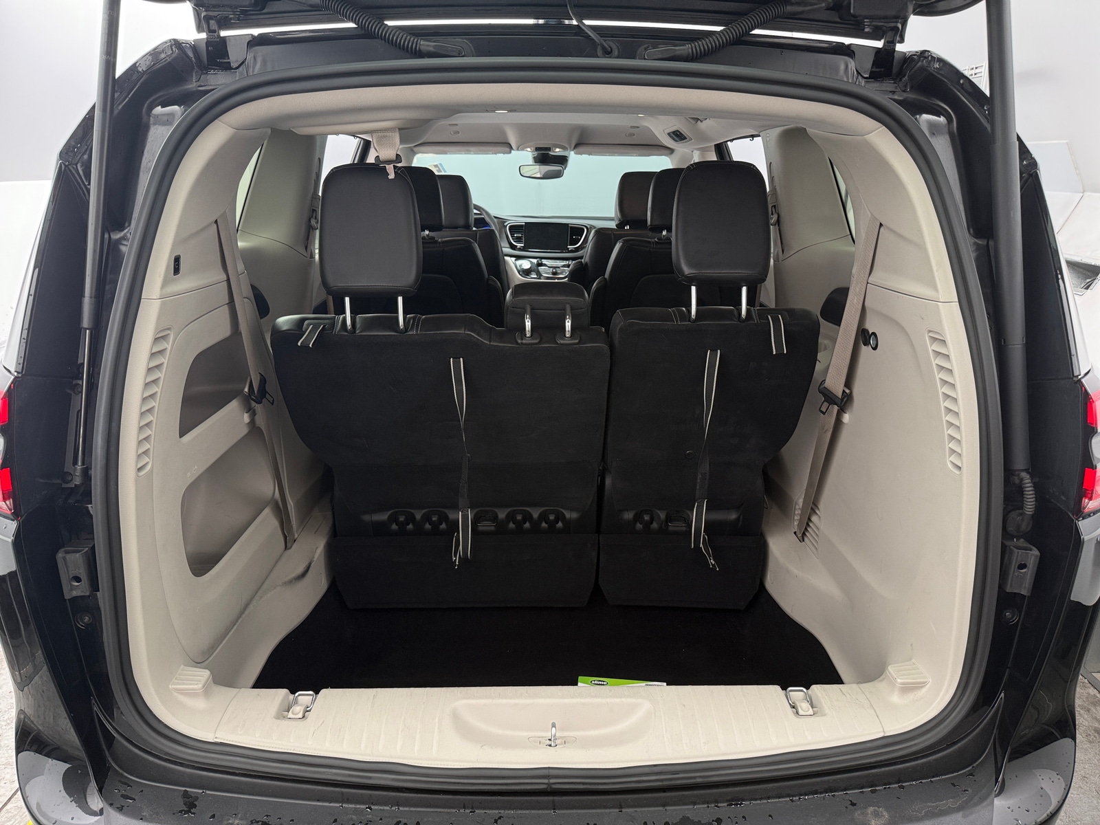 Thumbnail: 2024 Chrysler Pacifica - 6