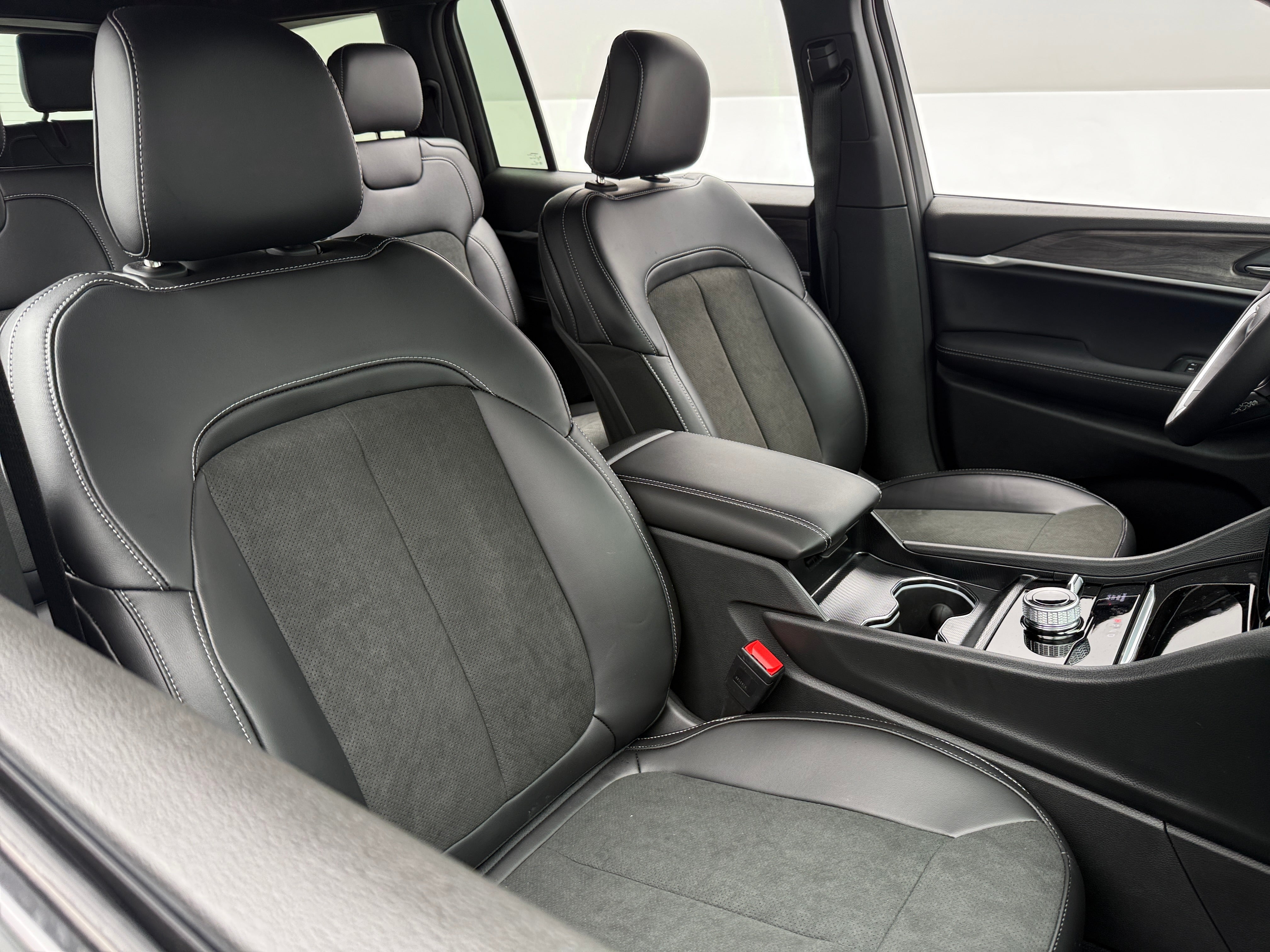 2027 Jeep Grand Cherokee L