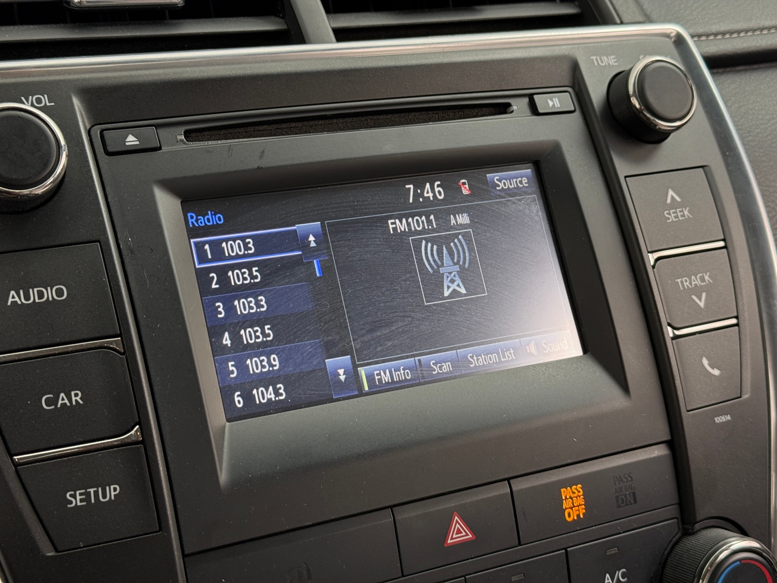 Thumbnail: 2016 Toyota Camry - 4