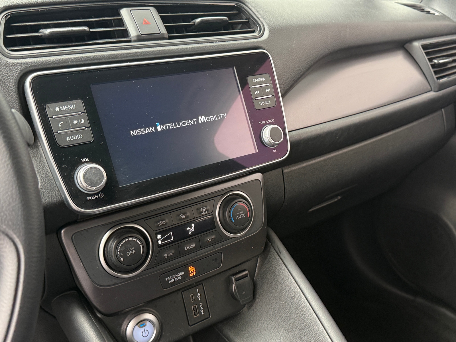 Thumbnail: 2025 Nissan Leaf - 4