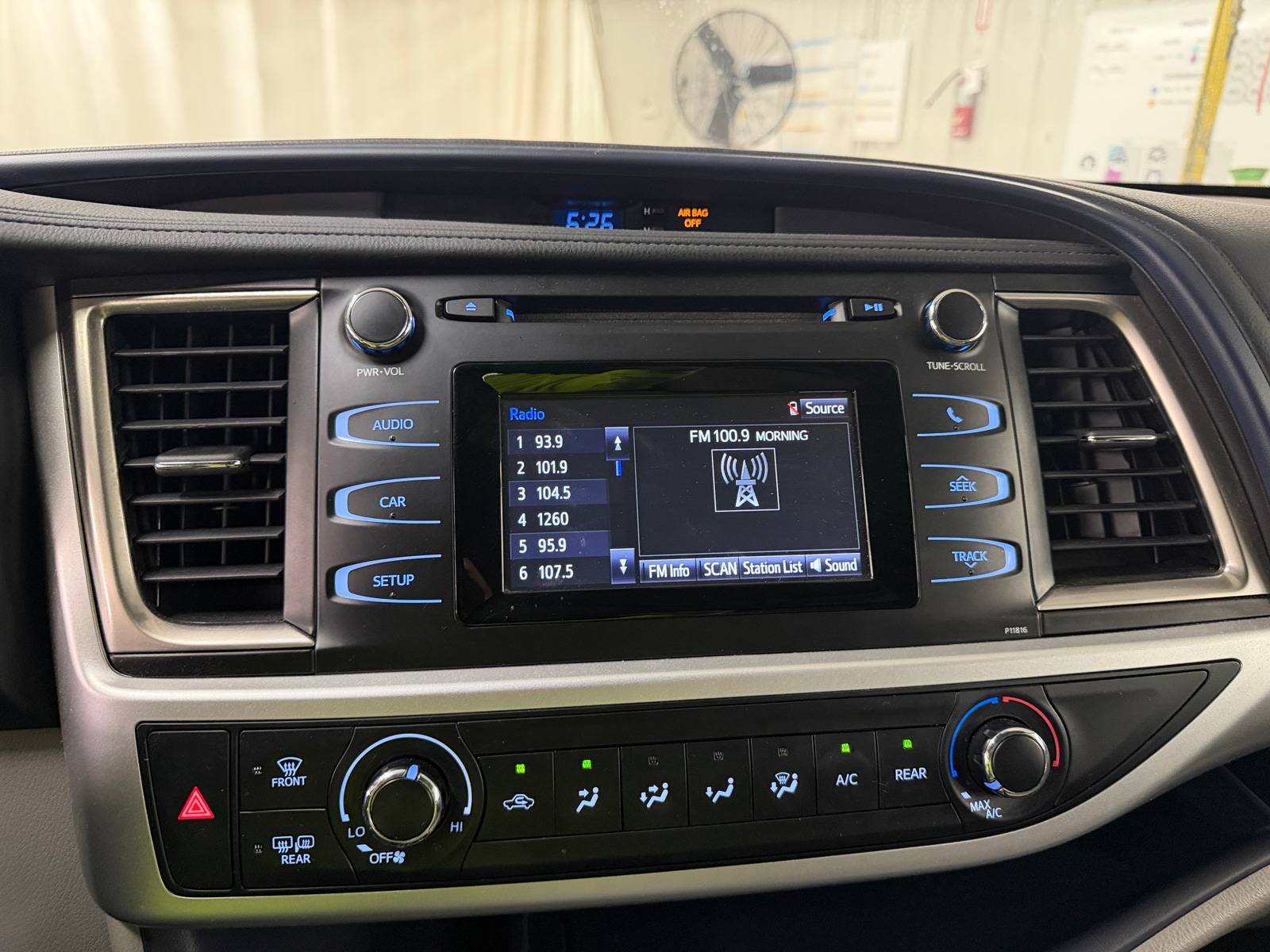 Thumbnail: 2019 Toyota Highlander - 4