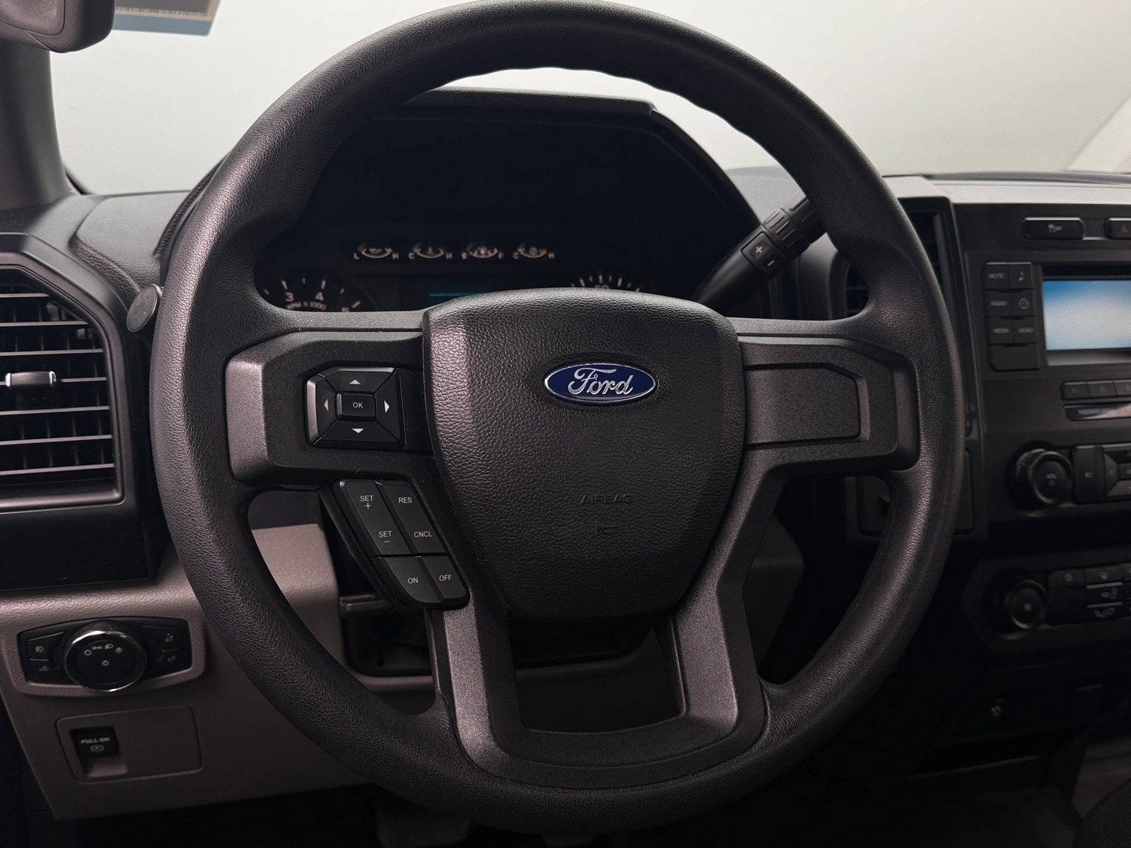 Thumbnail: 2019 Ford Econoline - 5