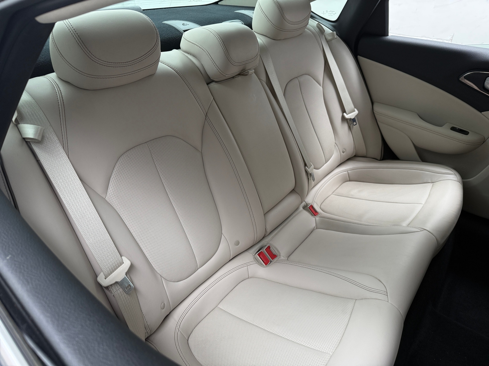 Thumbnail: 2015 Chrysler 200 - 5