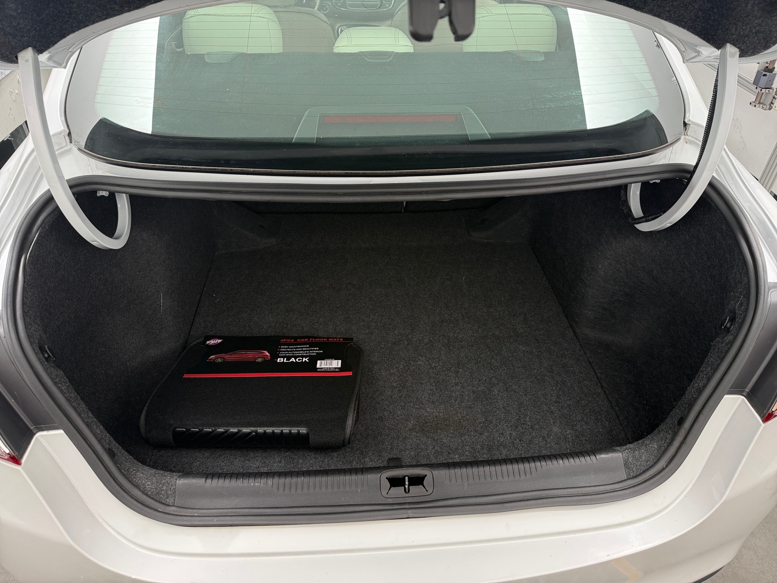 Thumbnail: 2015 Chrysler 200 - 6