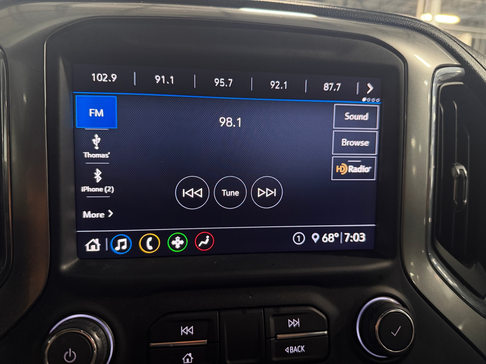 Thumbnail: 2020 Chevrolet Silverado 1500 - 4
