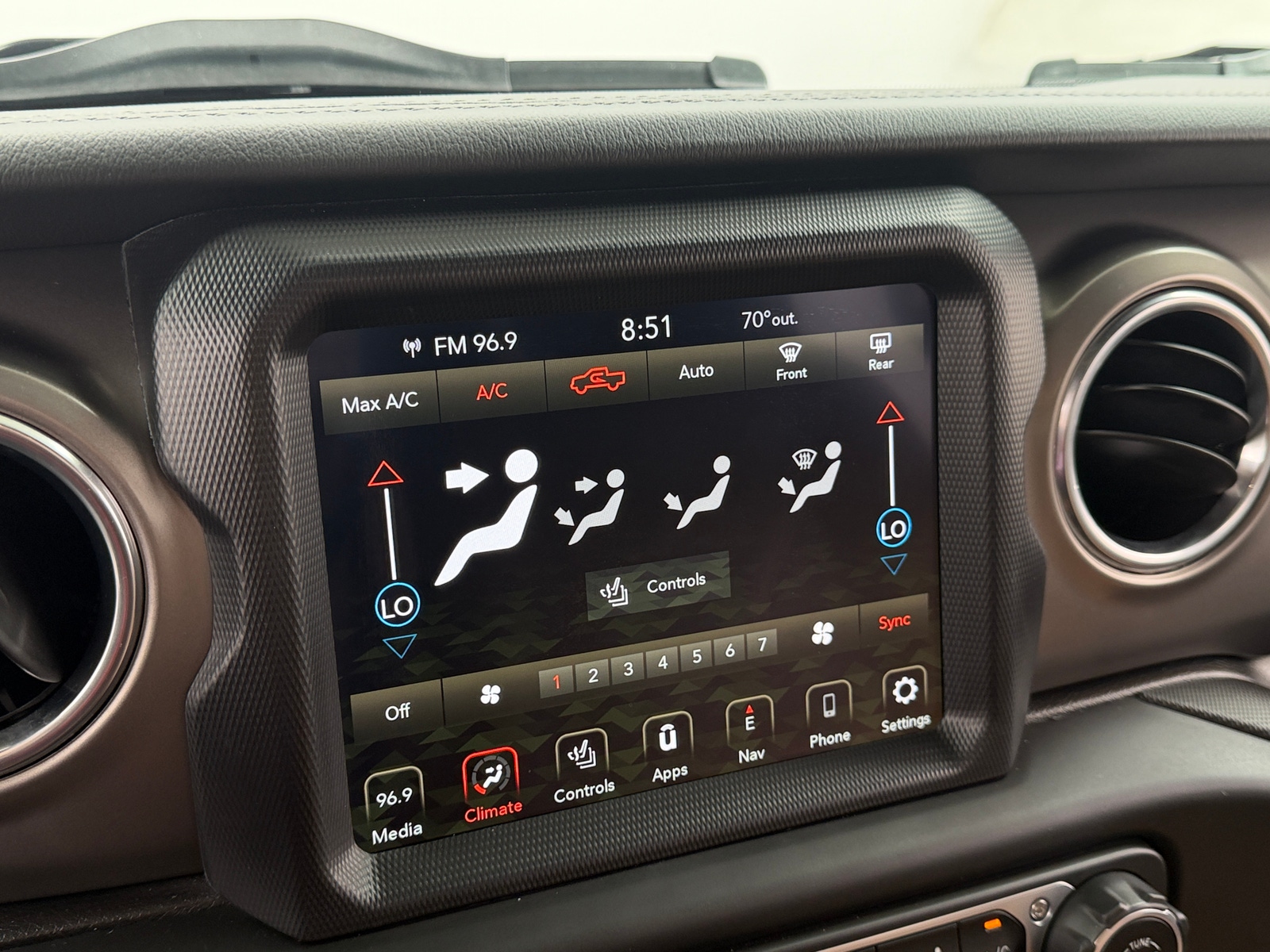 Thumbnail: 2020 Jeep Gladiator - 3