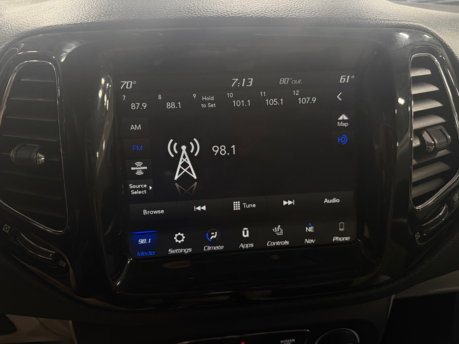 Thumbnail: 2018 Jeep Compass - 3